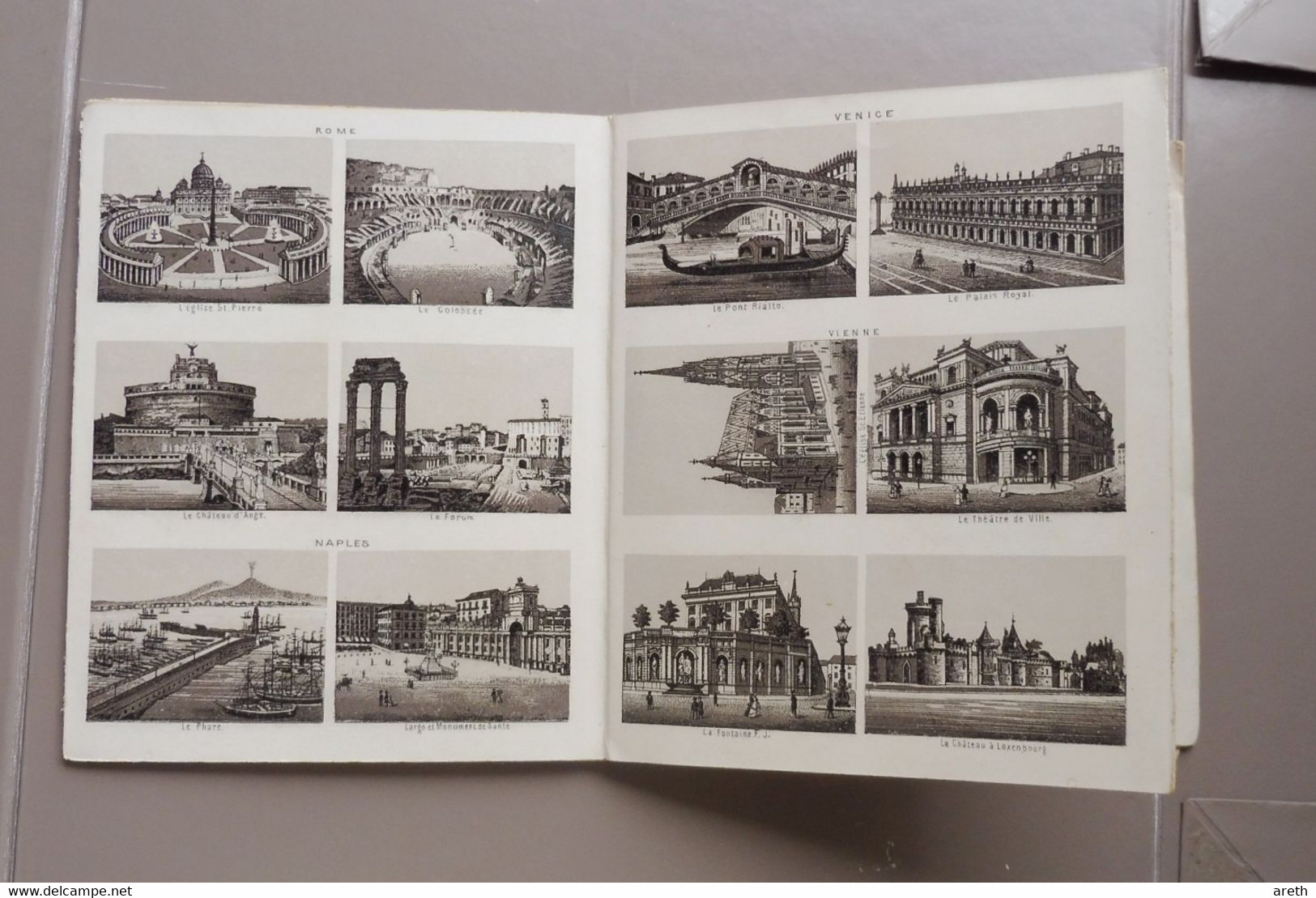 Ancien cahier contenant en dépliant des vignettes/ dessins/photos de differentes villes