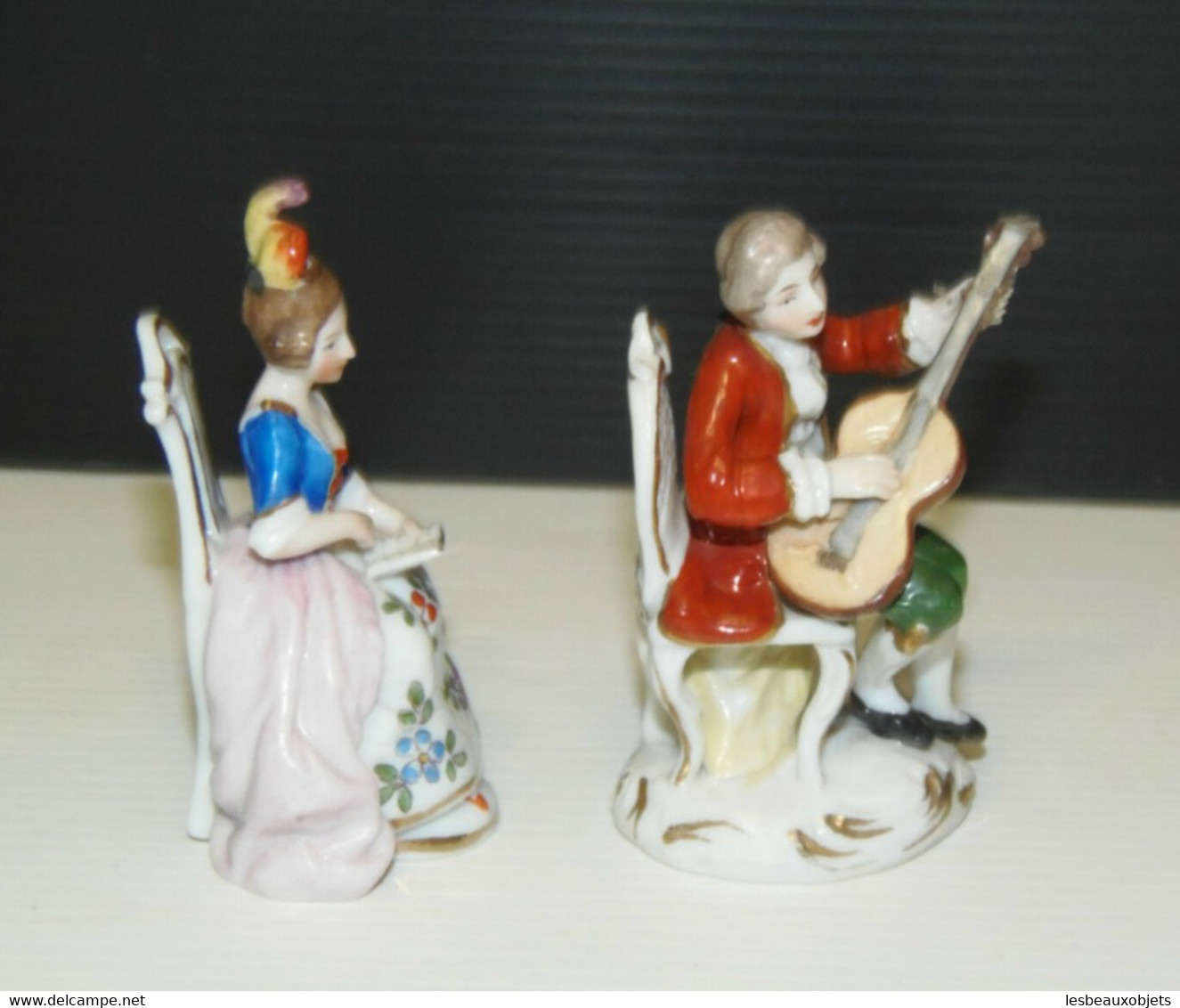 2 SUJETS PERSONNAGES PORCELAINE CAPODIMONTE MUSICIEN Objet De Vitrine XIXe Déco Collection Miniatures - Capodimonte (ITA)