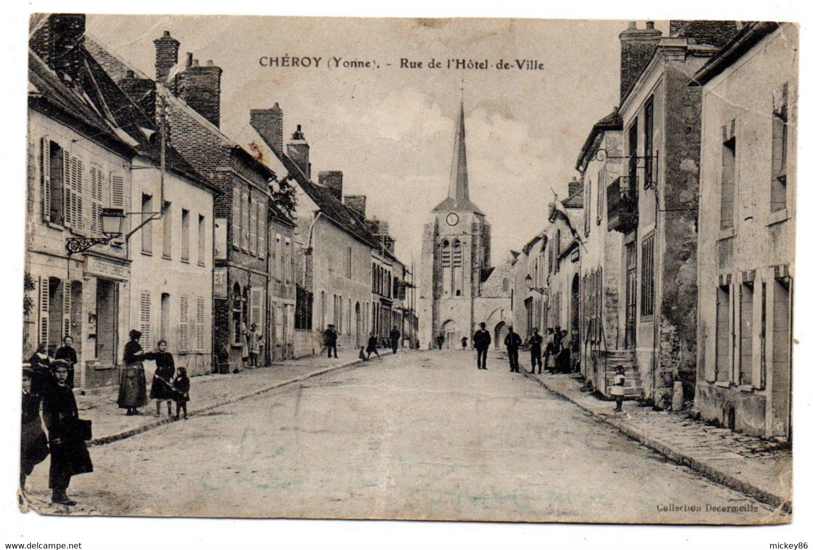 CHEROY--1915-- Rue De L' Hotel De Ville  ( Très Animée ).......................à Saisir - Cheroy
