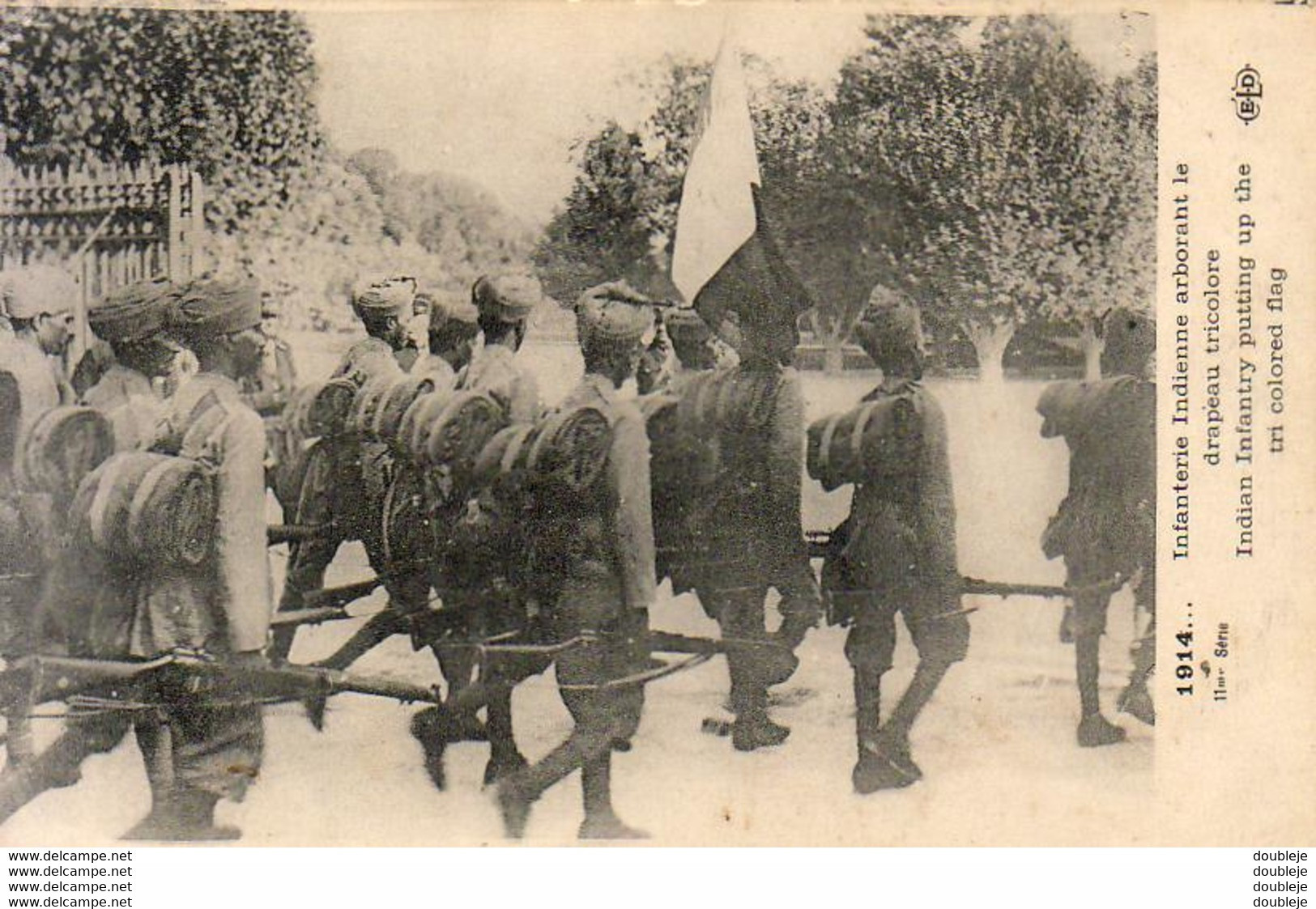 GUERRE 1914- 1918  WW1  Infanterie Indienne Arborant Le Drapeau Tricolore   ... - Guerra 1914-18