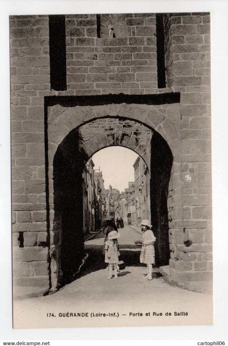 - CPA GUÉRANDE (44) - Porte Et Rue De Saillé - Edition Chapeau 174 - - Guérande