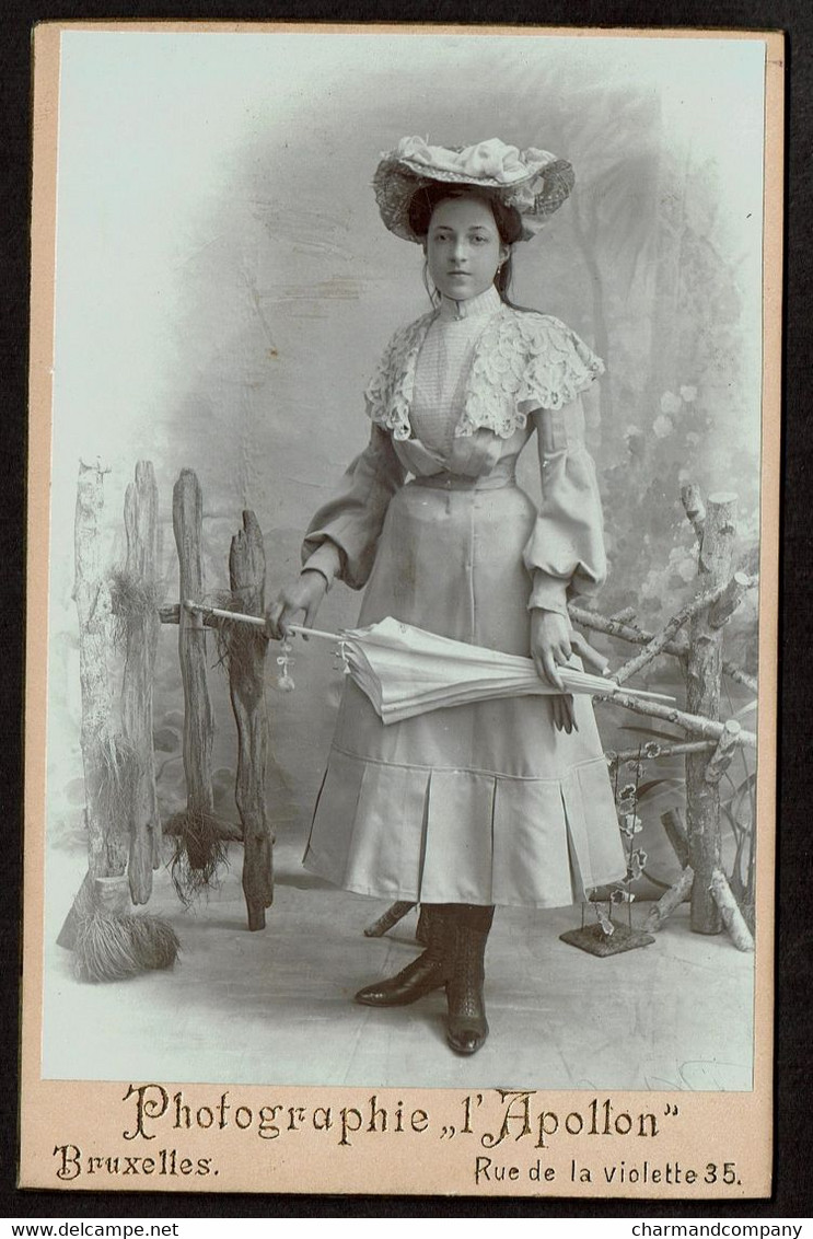 Studio Photo - 15 X 10 Cm - Jeune Fille - Chapeau Fleuri - Robe Dentelle - Ombrelle - Photographie L'Apollon Bruxelles - Alte (vor 1900)