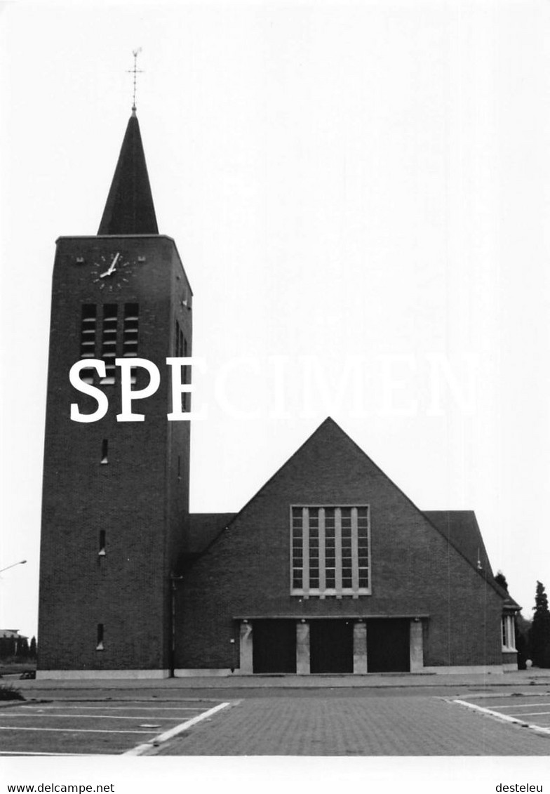 Foto Vrije Lagere Meisjesschool Kerk @ Millegem Ranst - Ranst