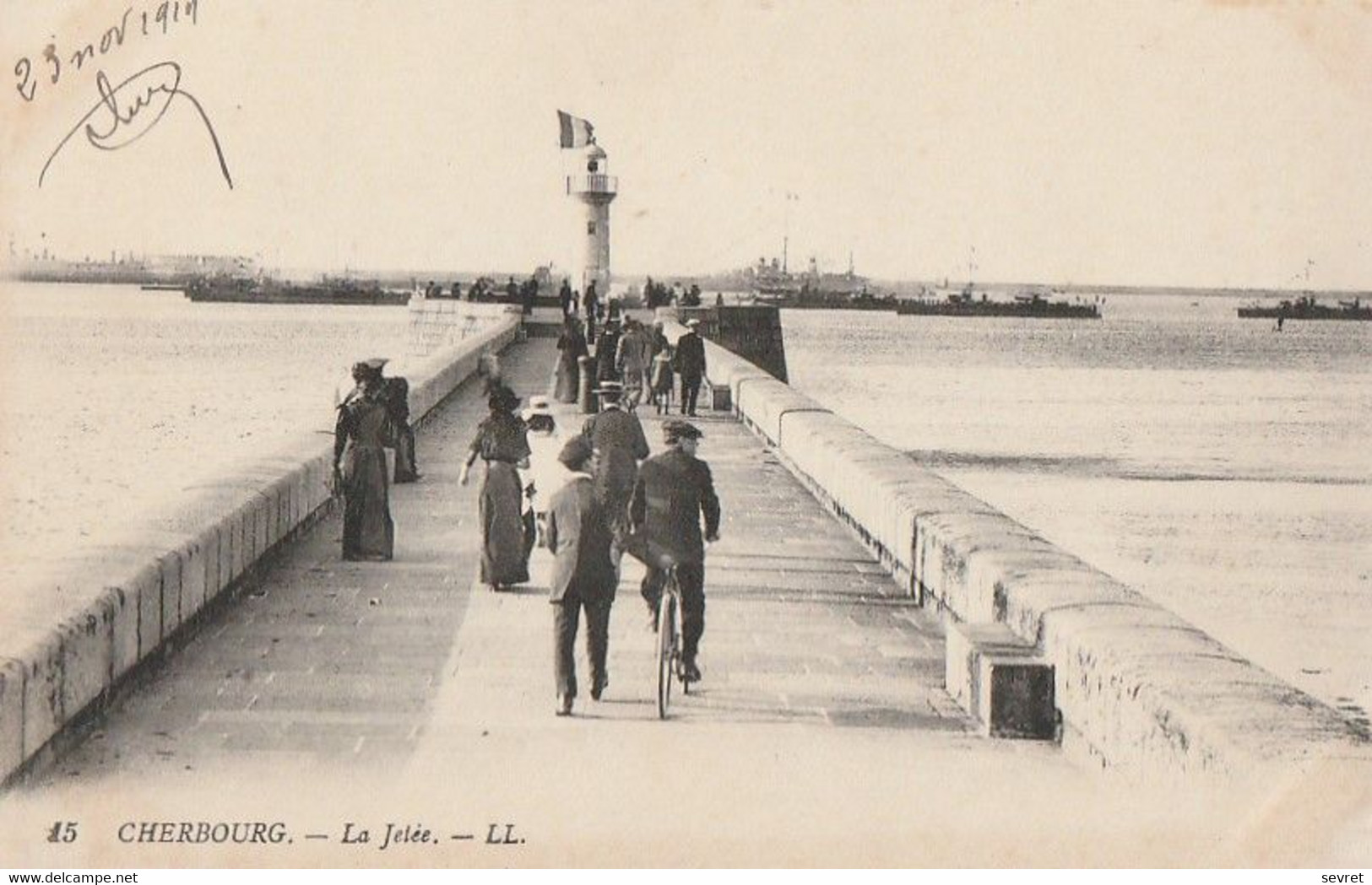 CHERBOURG  - La Jetée . Très Beau Cliché. - Cherbourg