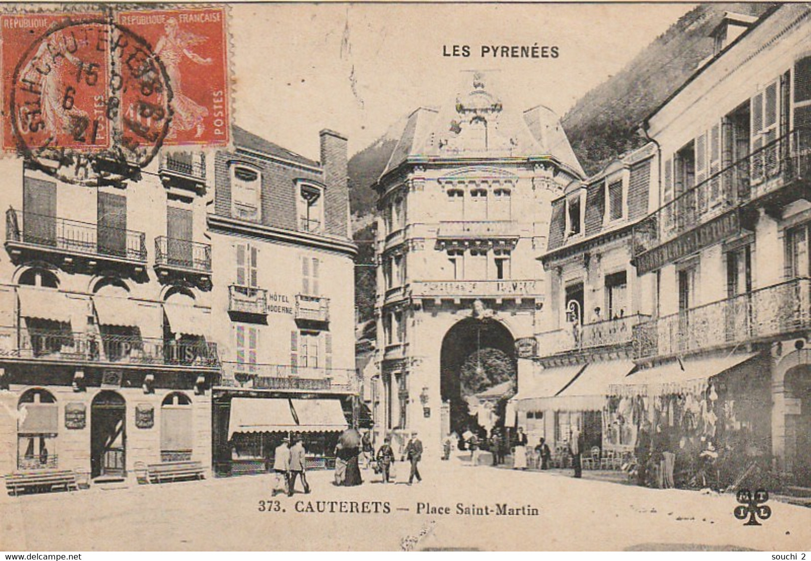 Z+ 15-(65) CAUTERETS - PLACE SAINT MARTIN - ANIMATION - COMMERCES - 2 SCANS - Cauterets