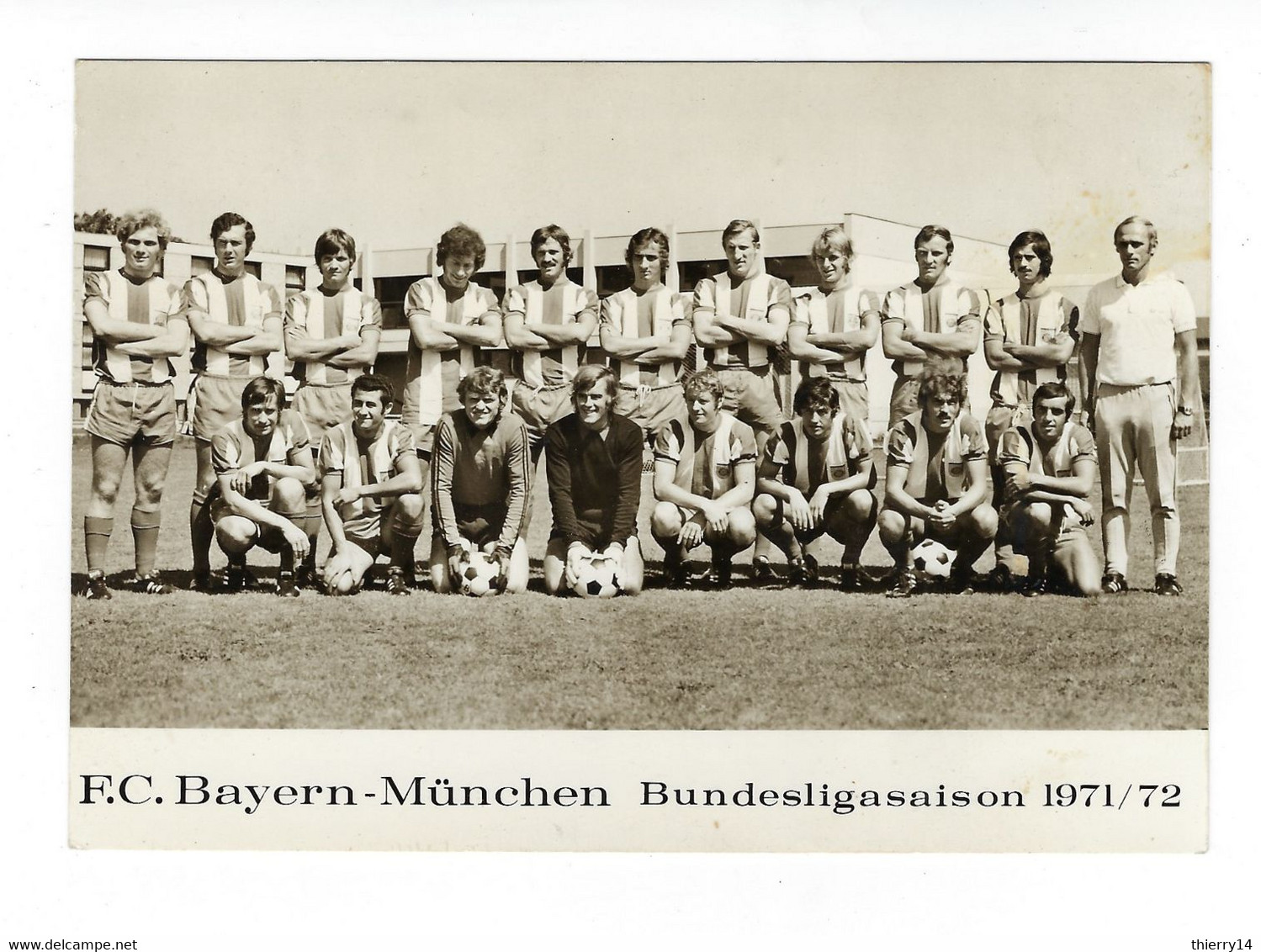 Photo F.C. Bayern-München Bundesligasaison 1971/72 Avec Signatures Au Verso De 19 Joueurs Et Du Directeur Technique - Calcio