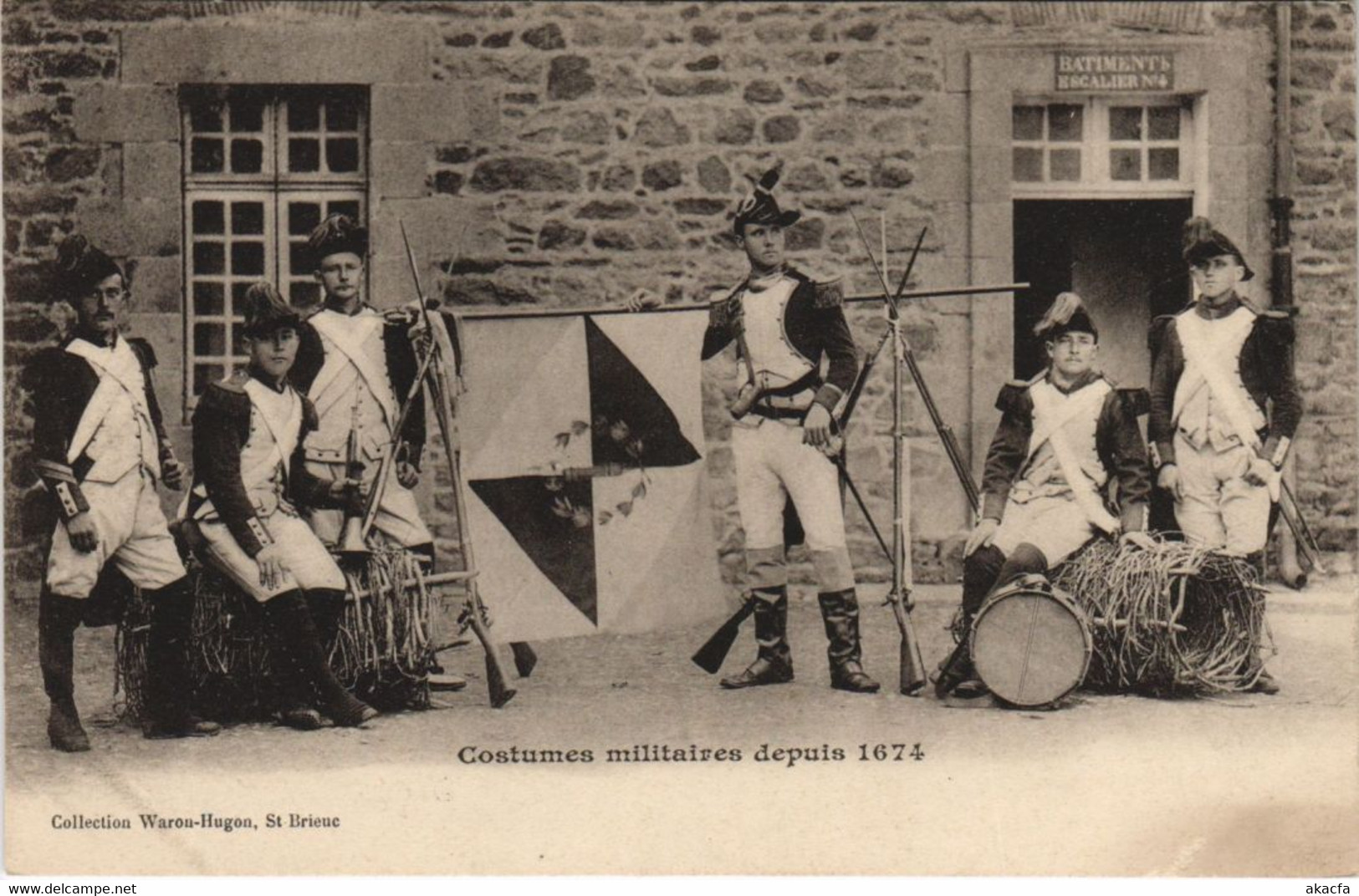 CPA AK Saint Brieuc Costumes Militaires FRANCE (1137202) - Saint-Brieuc