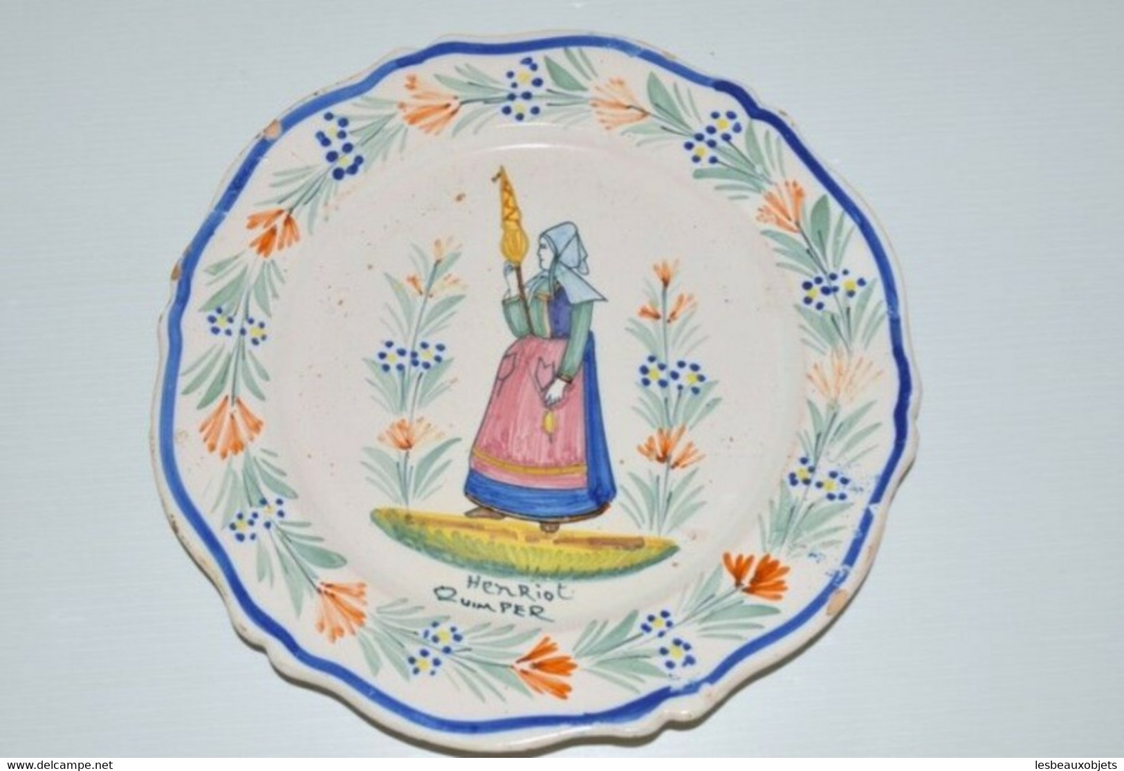 1 ASSIETTE HENRIOT QUIMPER Fileuse et sa QUENOUILLE collection Réf.23061611-35