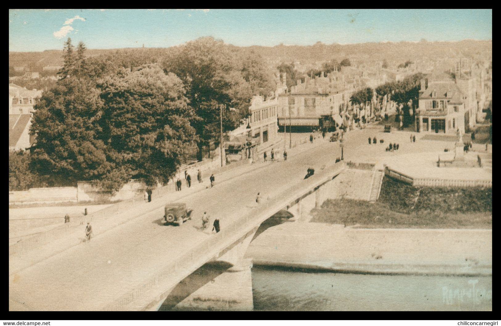 Pont Sur La Charente à SAINTES - Animée - Edit. Artistiques RAYMOND BERGEVIN - Colorisée - 1934 - Saintes