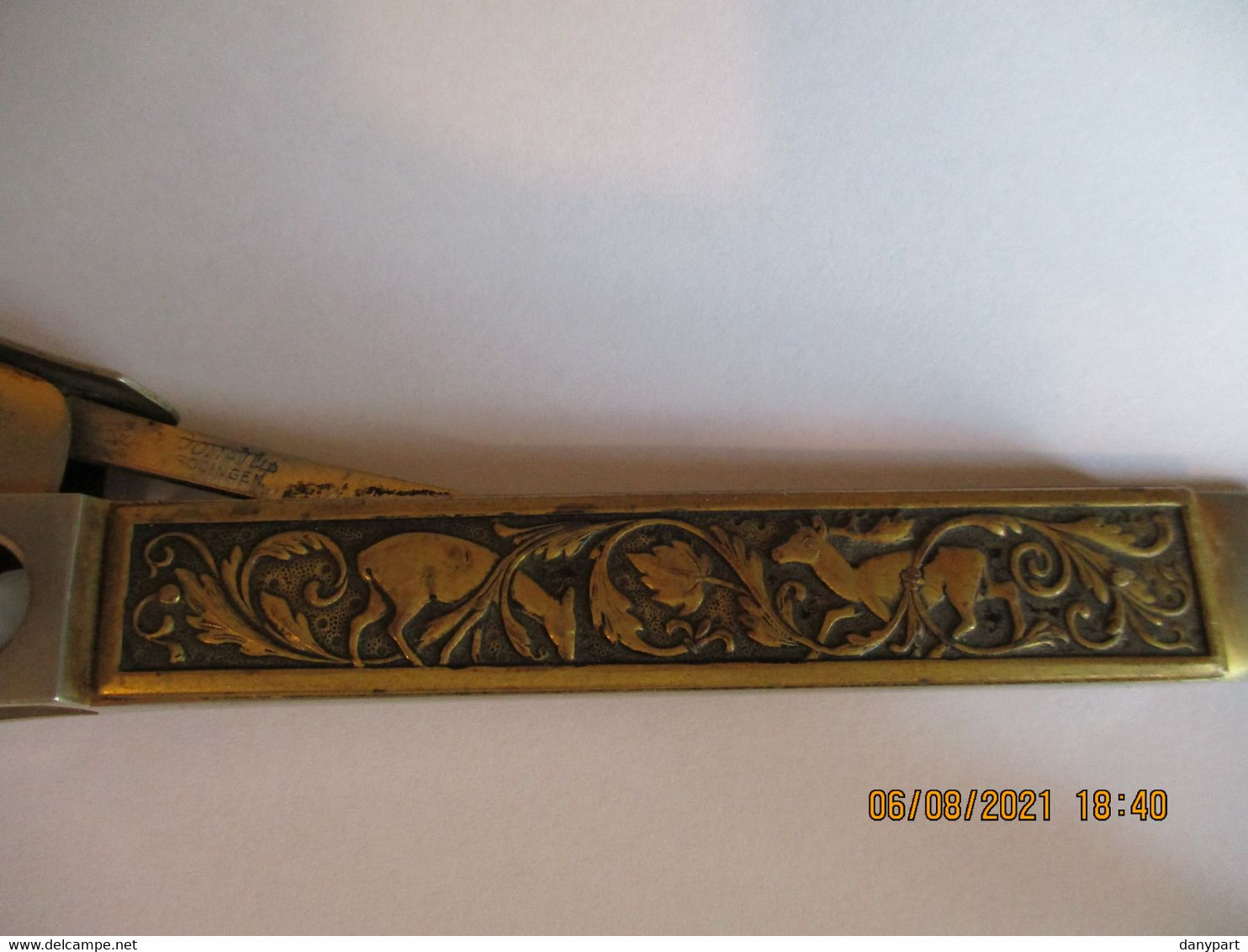 ANCIEN COUPE CIGARES DONATUS SOLINGEN FRESQUE CHASSEUR CERF ET BICHE LAITON - Cigar Knife