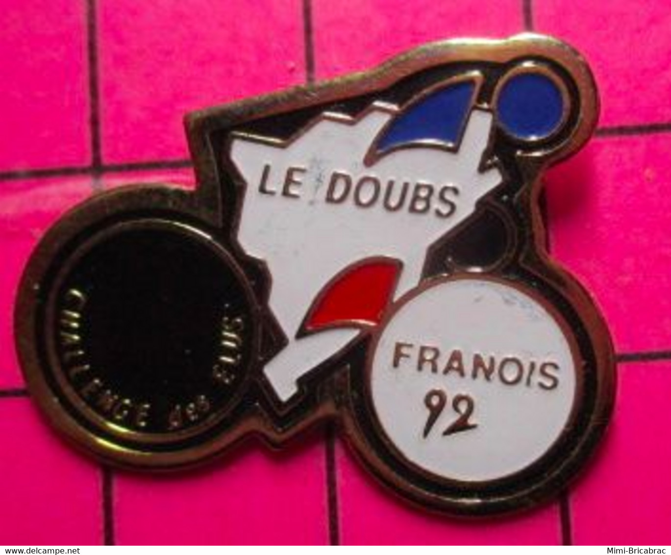 1117 Pin's Pins / Beau Et Rare / THEME : SPORTS / CYCLISME LE DOUBS FRANOIS 92 CHALLENGE DES ELUS - Cyclisme