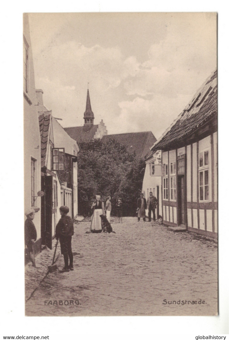 DG2238 - DANMRK - FAABORG - SUNDSTRÆDE - STREET SCENE - Denmark