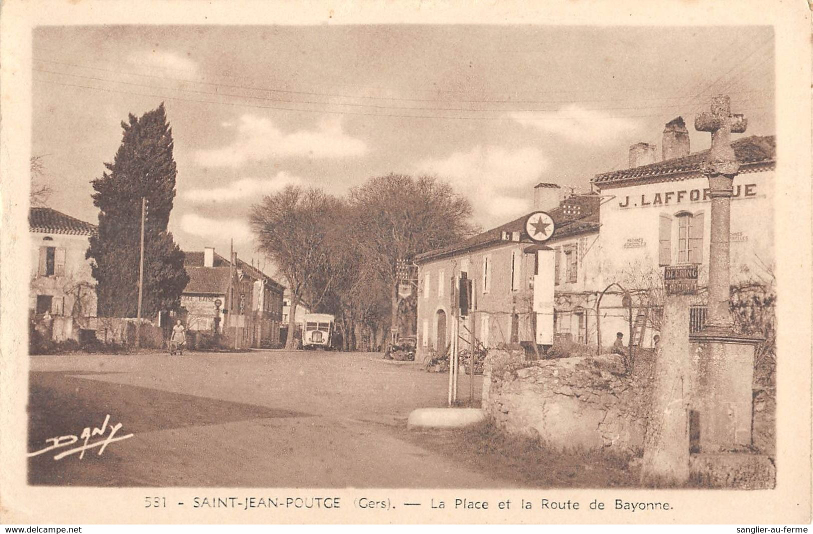 CPA 32 SAINT JEAN POUTGE LA PLACE ET LA ROUTE DE BAYONNE (cliché Rare - Autres & Non Classés