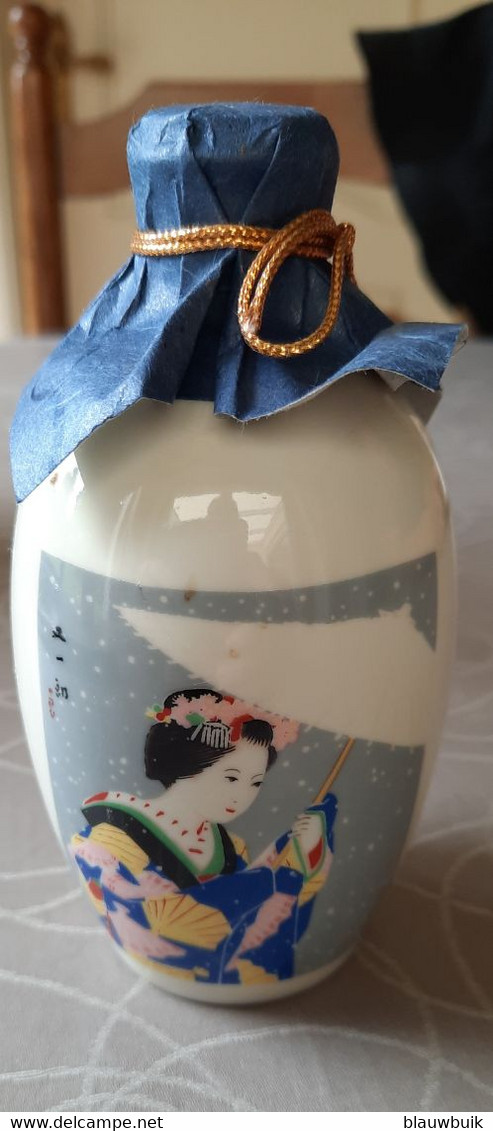 Sake In Keramische Kruikje Met Geisha Afbeelding 18cl - Alc.15% - Spirits