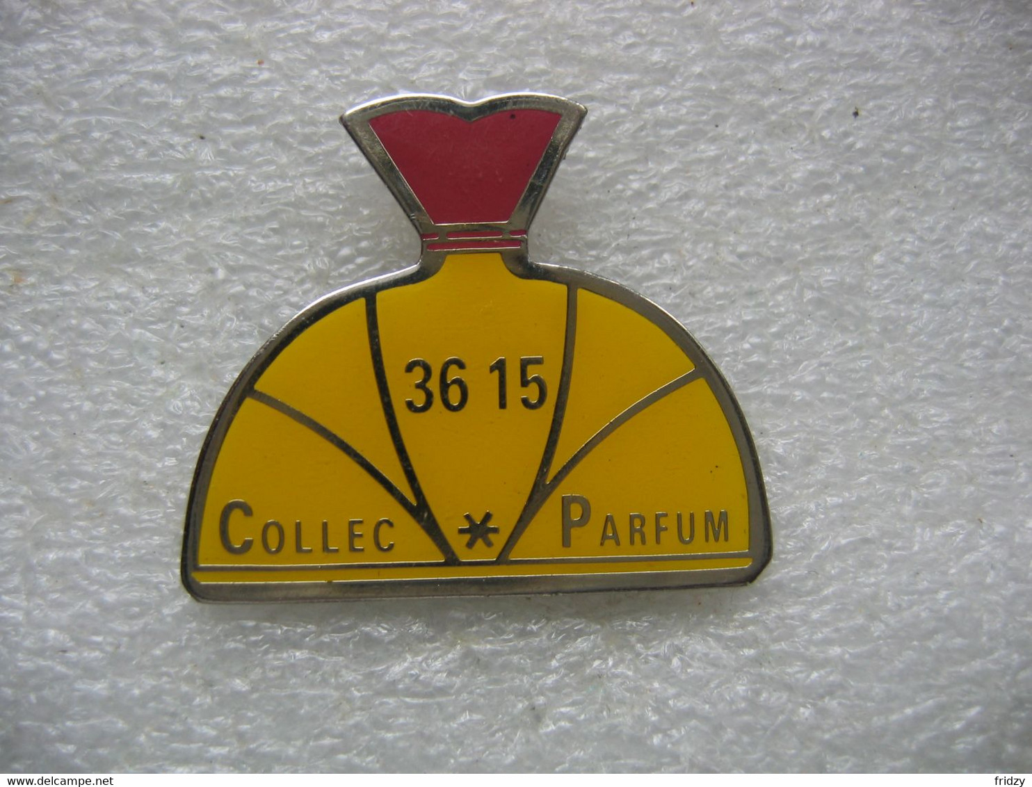 Pin's 3615 - Collec*Parfum. Tirage à 500 Exemplaires - Parfums