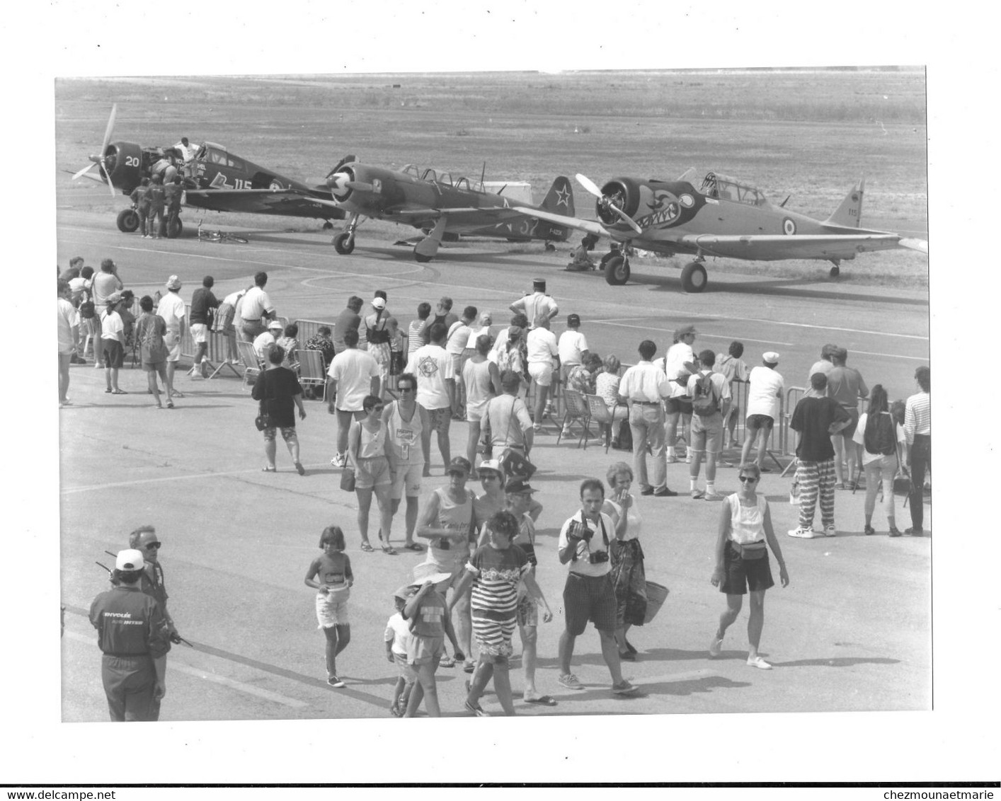 AVIONS DONT F-AZOF YAC 11 DE YAKOVLEV ET F-AZHE NA-68 DE NORT H AMERICAN  - MEETING AERIEN - PHOTO 24*18 CM DAVIAU 1994 - Luchtvaart