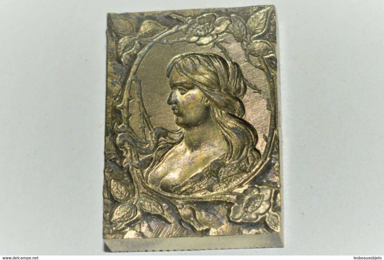 BELLE PLAQUE MATRICE IMPRIMERIE LAITON Profil De FEMME ART NOUVEAU Goût MUCHA - Stempels