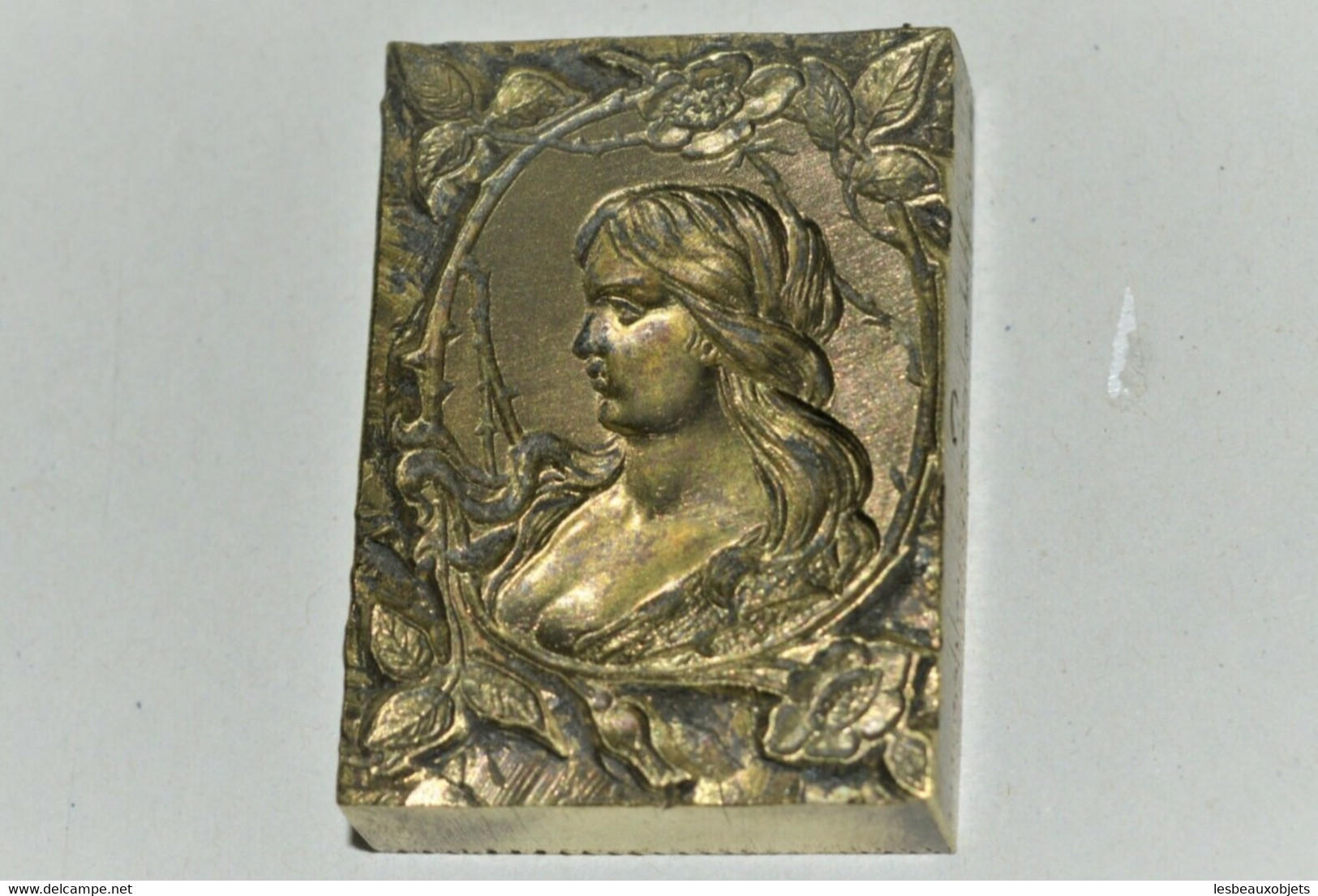 BELLE PLAQUE MATRICE IMPRIMERIE LAITON Profil De FEMME ART NOUVEAU Goût MUCHA - Stempel & Siegel