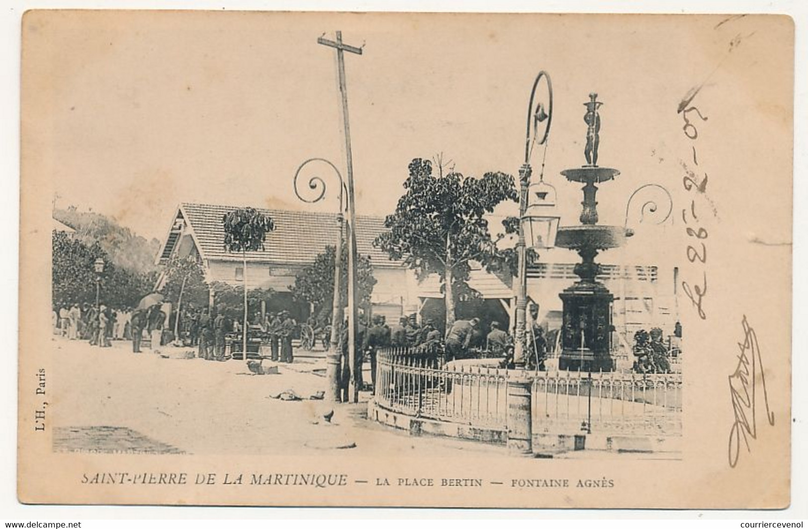 CPA - SAINT PIERRE (MARTINIQUE) - La Place Bertin - Fontaine Agnès - Sonstige & Ohne Zuordnung