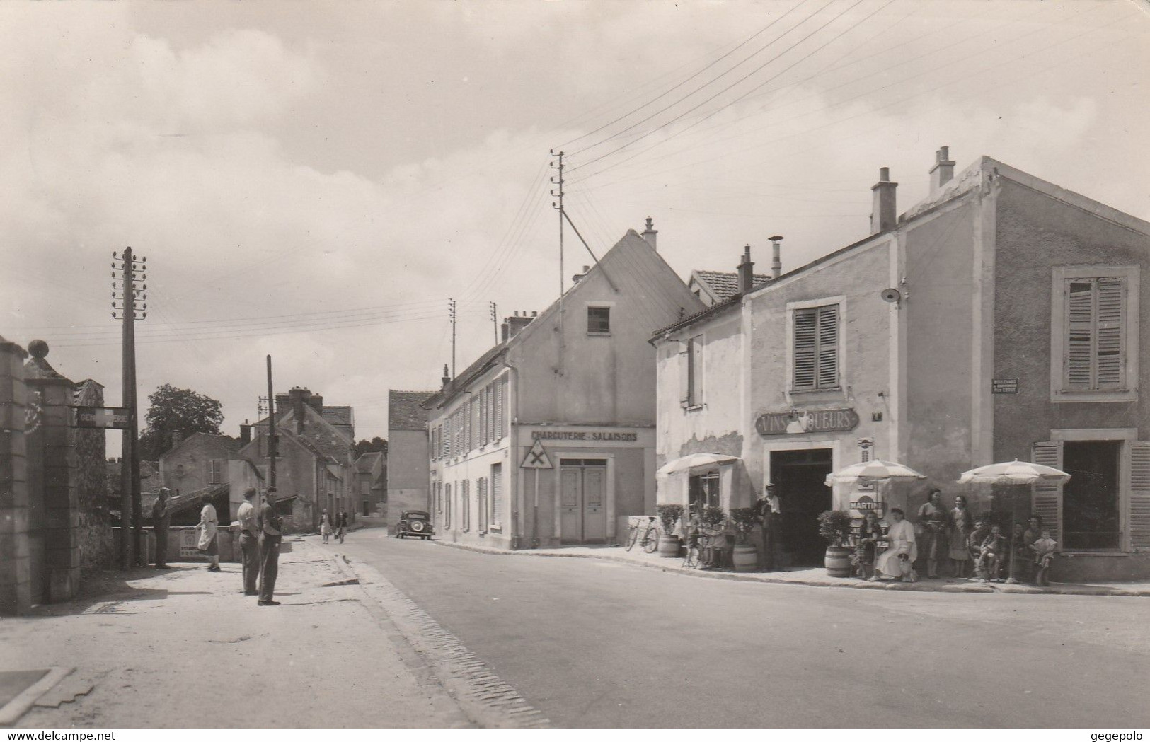 MILLY  LA  FORET - Café Du Rat D'Eau , Rue Saint-Pierre - Milly La Foret