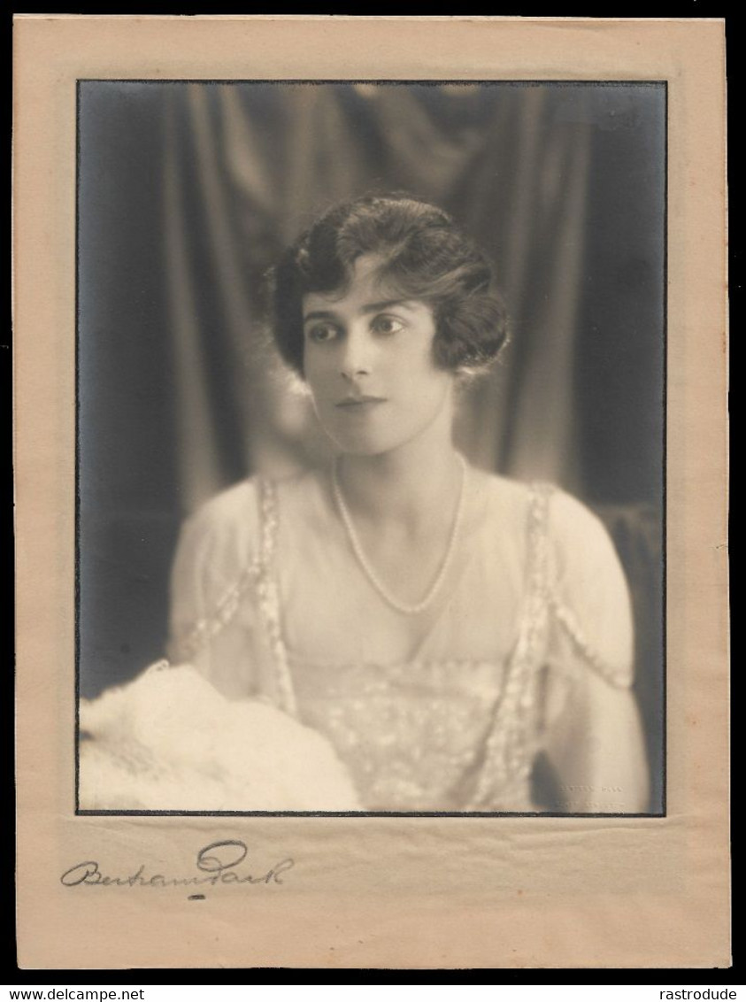 1913 - BERTRAM PARK (1883-1972)  - ORIGINAL PORTRAIT OF A LADY - SIGNED BY PHOTOGRAPHER - Dédicacées