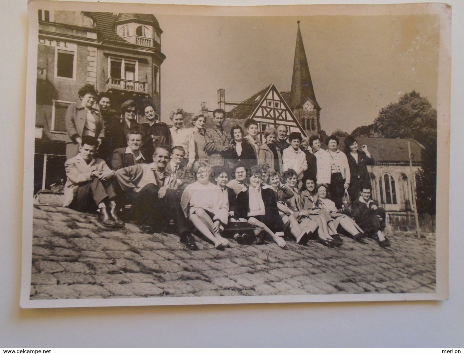 D182826 Sächs. Schweiz - Bastei - Berghotel  Liebe Ungarische Freunde  1965  Walther R. Hartmann Signature  Foto Riedel - Bastei (sächs. Schweiz)