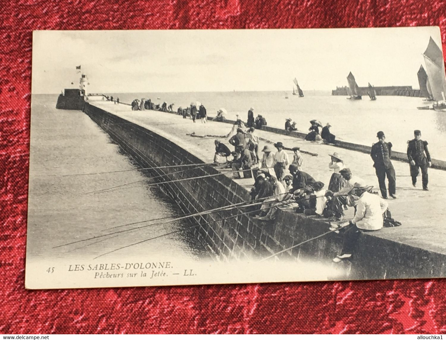 Sables D'Olonne[85]Vendée Les Sables D'Olonne Pays-de La Loire-☛Carte Postale CPA-☛animée Pécheurs A La Ligne Sur Jetée - Sables D'Olonne