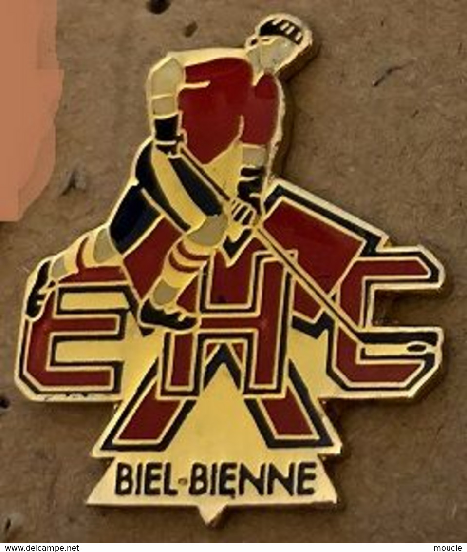 HOCKEY SUR GLACE - ICE - EHC BIEL BIENNE - SUISSE - JOUEUR - CANNE - PATINS -  SCHWEIZ - SWITZERLAND -   (27) - Sports D'hiver