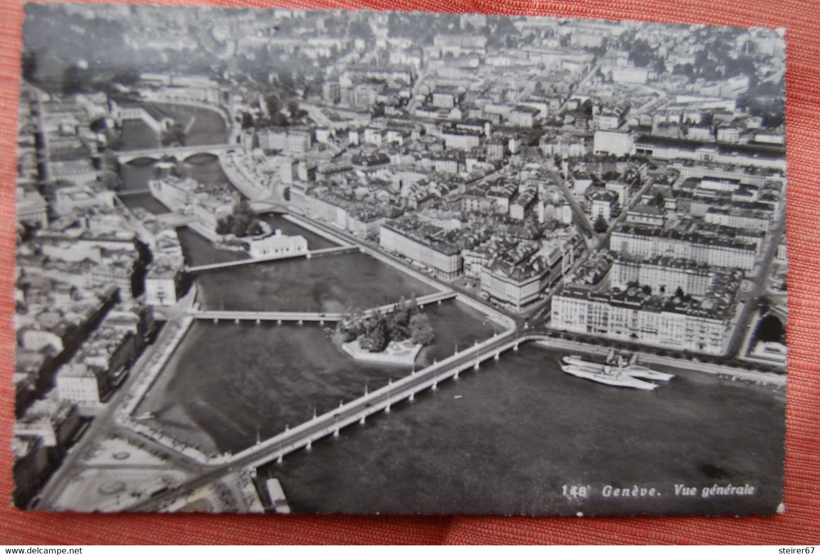 2 AK Genève. Vue Gènèrale / Ile J.J.Rousseau Et Le Mont-Blanc - Genève