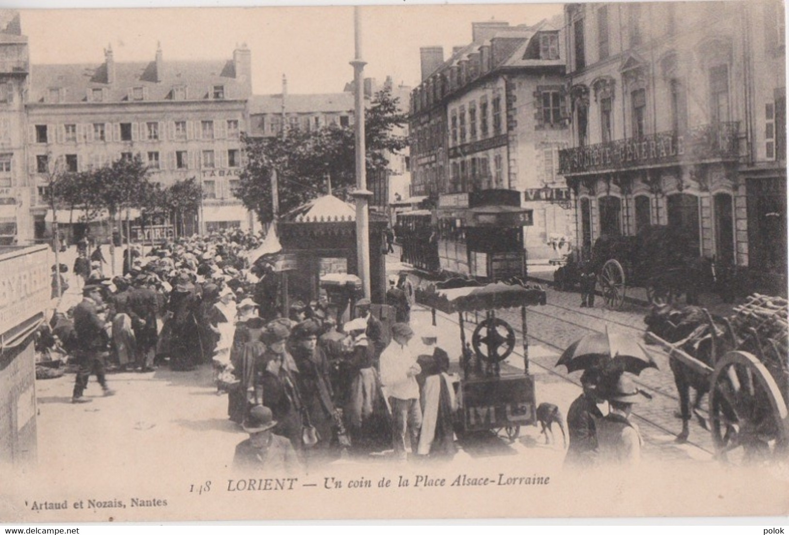 Bv - Cpa LORIENT - Un Coin De La Place Alsace Lorraine (marchande De Glaces, Tramway, Société Générale) - Lorient