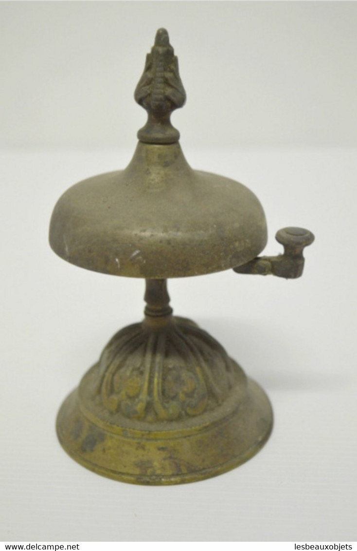 BELLE ANCIENNE SONNETTE De COMPTOIR De TABLE Bronze Vitrine Réf 17041611 -120 - Bells