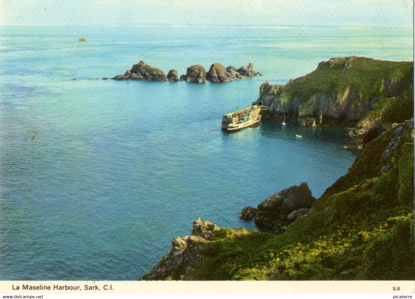 La Maseline Harbour,Sark-(as Seen From The Cliffs)-c1970-Sark-Guernsey Steamer In Harbour (Gsy Press/T.W.Dennis-S6) - Sark