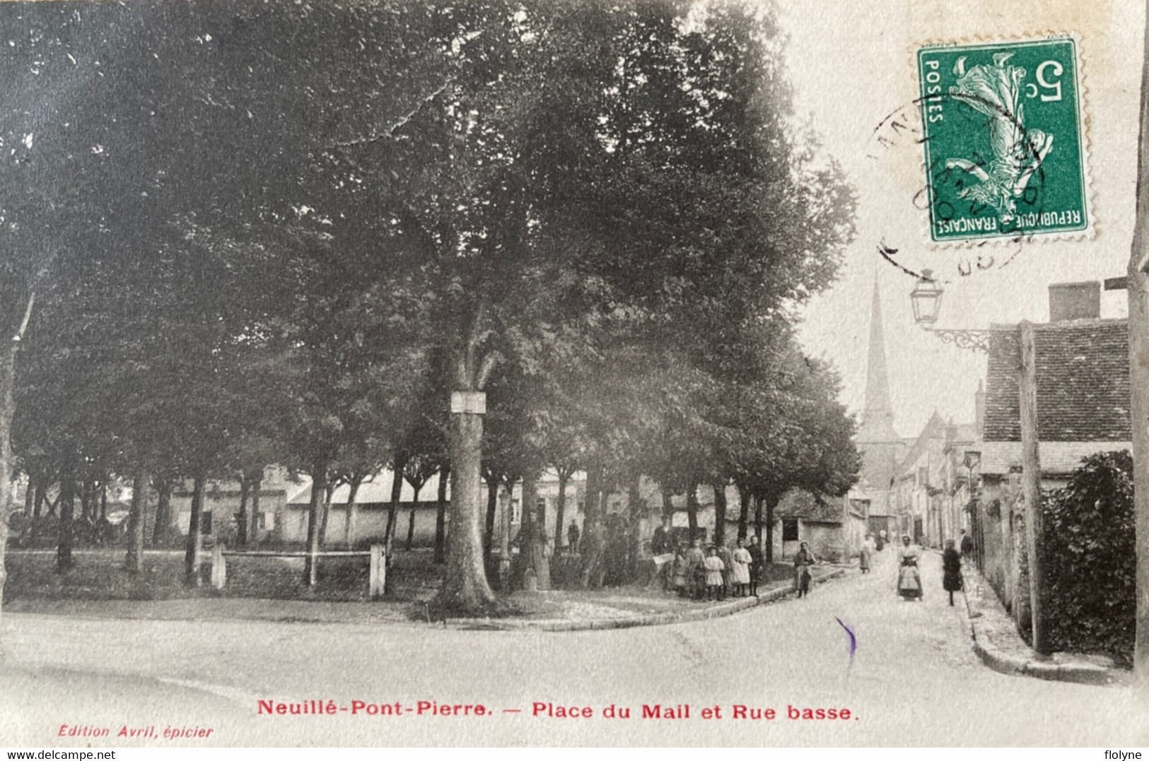 Neuillé Pont Pierre - La Place Du Mail - La Rue Basse - Villageois - Neuillé-Pont-Pierre