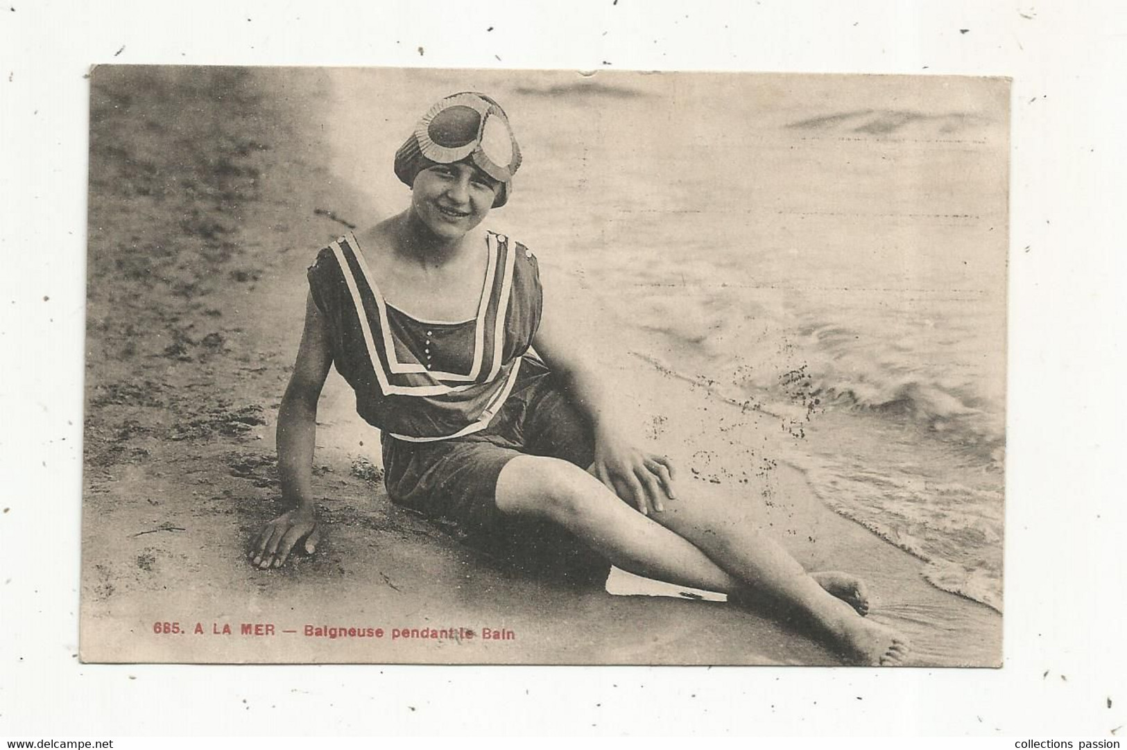 Cp, Pin Up , Pin Ups , à La Mer , Baigneuse Pendant Le Bain,mode,maillot De Bain ,voyagée 1924 - Pin-Ups