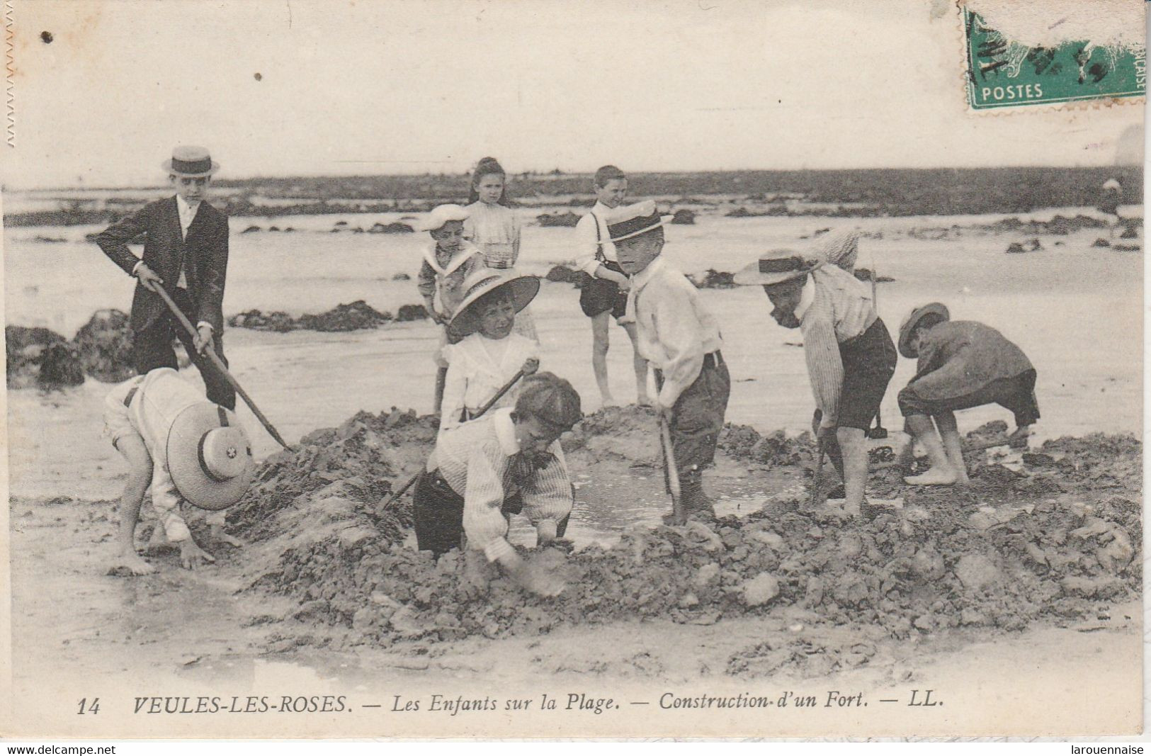 76 - VEULES LES ROSES - Les Enfants Sur La Plage - Construction D' Un Fort - Veules Les Roses