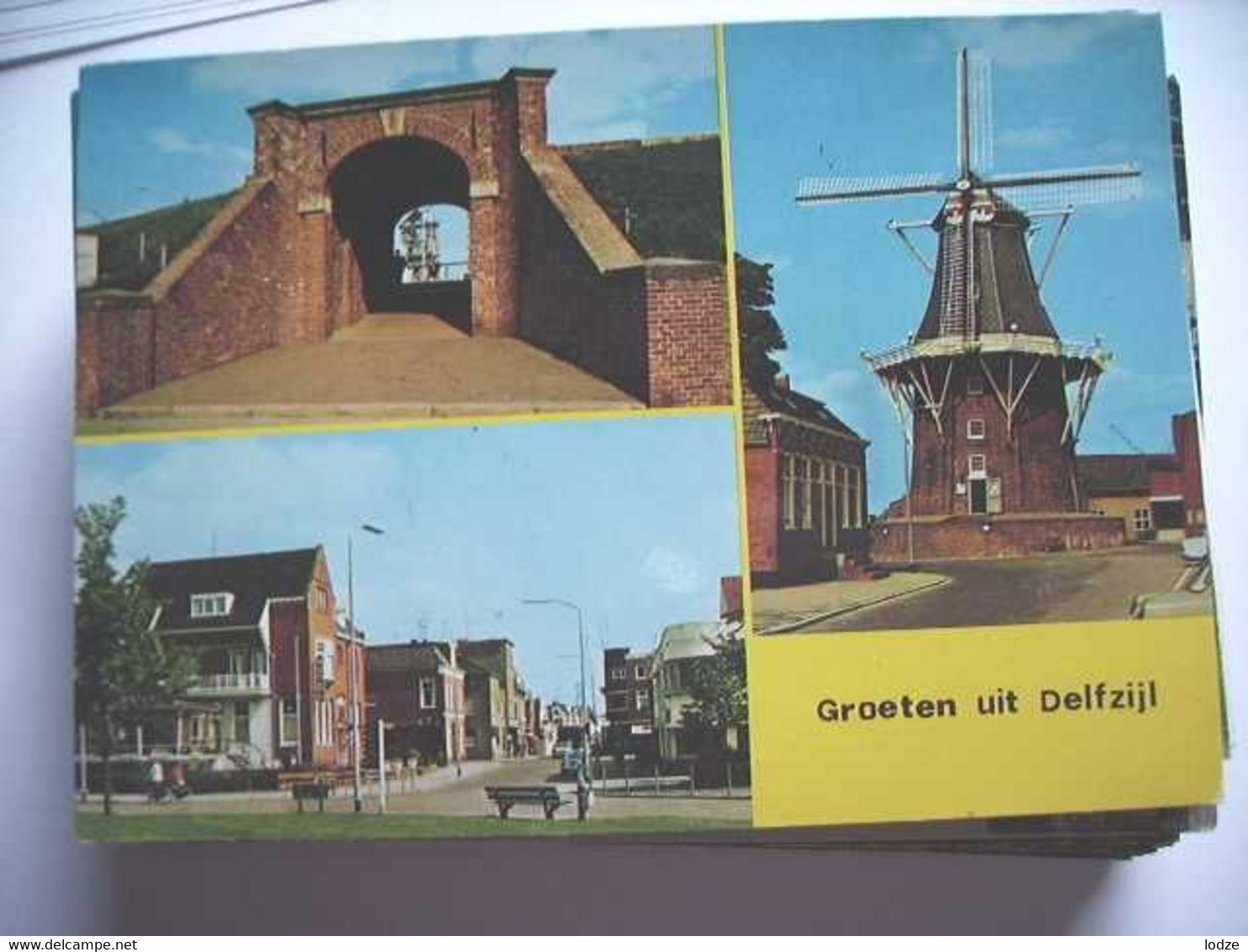 Nederland Holland Pays Bas Delfzijl Met Molen, Poort En Straat - Delfzijl