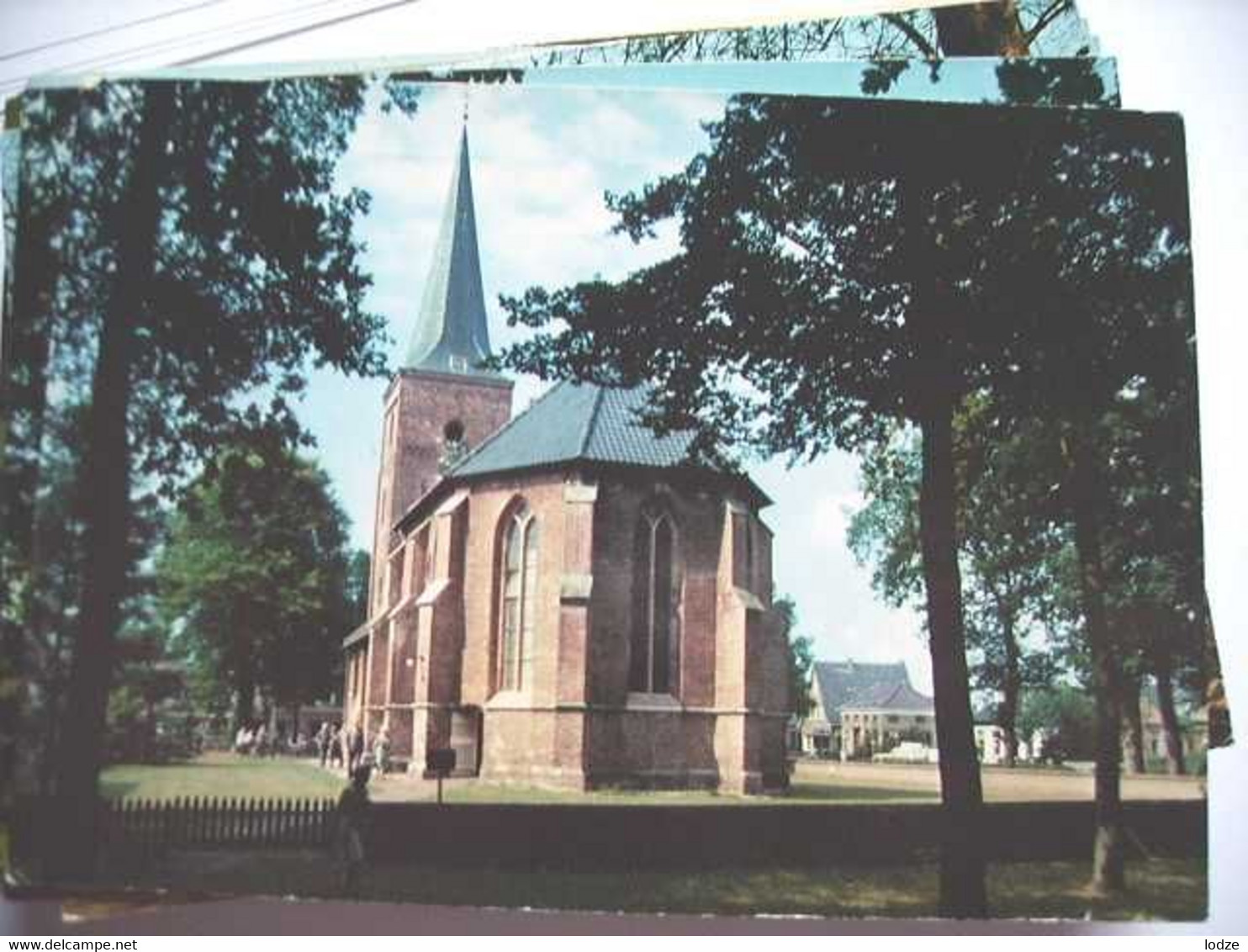 Nederland Holland Pays Bas Zuidlaren Met Nederlands Hervormde Kerk In Het Groen - Zuidlaren