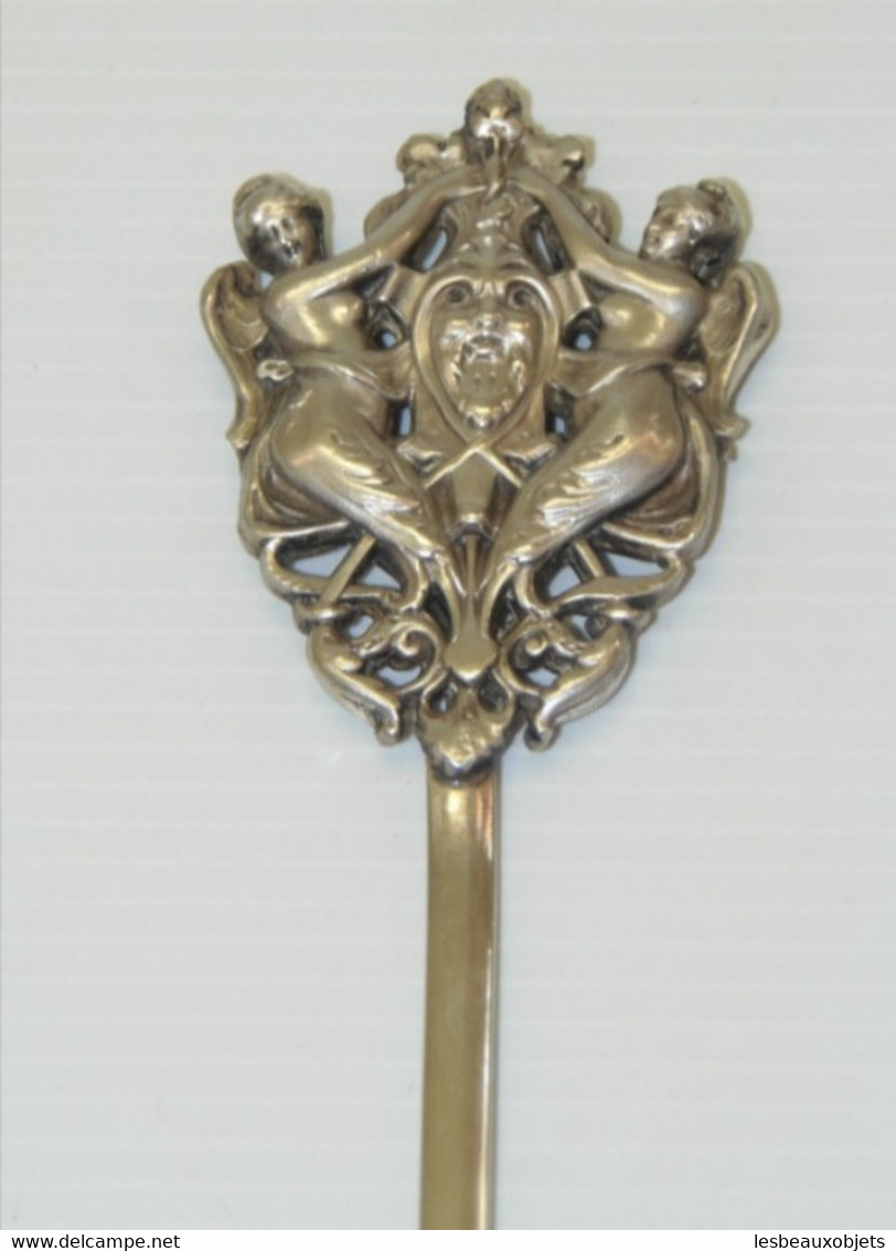 JOLI COUPE PAPIER OUVRE LETTRE Métal Argenté Ou Métal Blanc ART NOUVEAU  Déco Bureau Collection Vitrine - Letter-opener