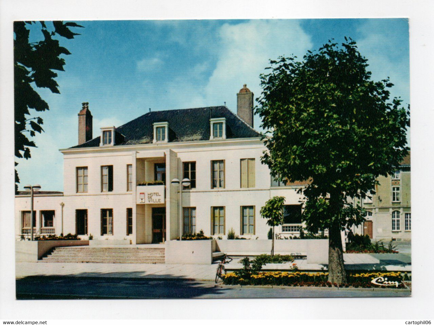 - CPM JARNY (54) - L'hôtel De Ville - Photo CIM 0154 - - Jarny