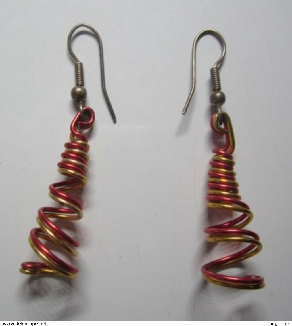 PAIRE De BOUCLE D'OREILLE SPIRE Long : 3 Cm Poids : 3 Grammes - Aretes