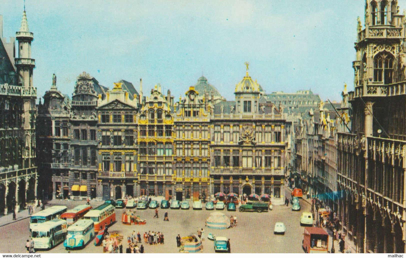 BELGIQUE - BRUXELLES - Un Coin De La Grand'Place - CPSM Couleur - Non Voyagée - Ed. J.C. - SUP - Places, Squares