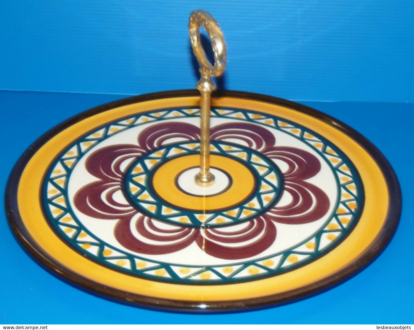 JOLI PLAT A FROMAGES en CERAMIQUE SAINT JEAN de BRETAGNE décor motifs colorés COLLECTION DECO TABLE VITRINE