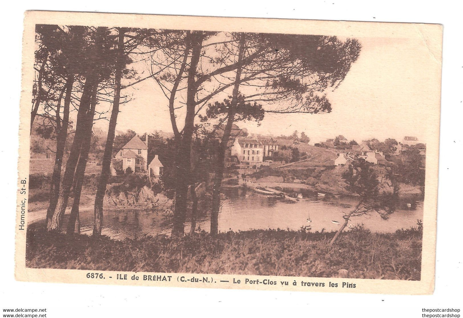 MILITARY MESSAGE & UN R F - 50 C. 1944 Liberation Timbre Sur POSTCARD - ILE DE BREHAT Le Port Clos Vu A Travers Les Pins - Ile De Bréhat