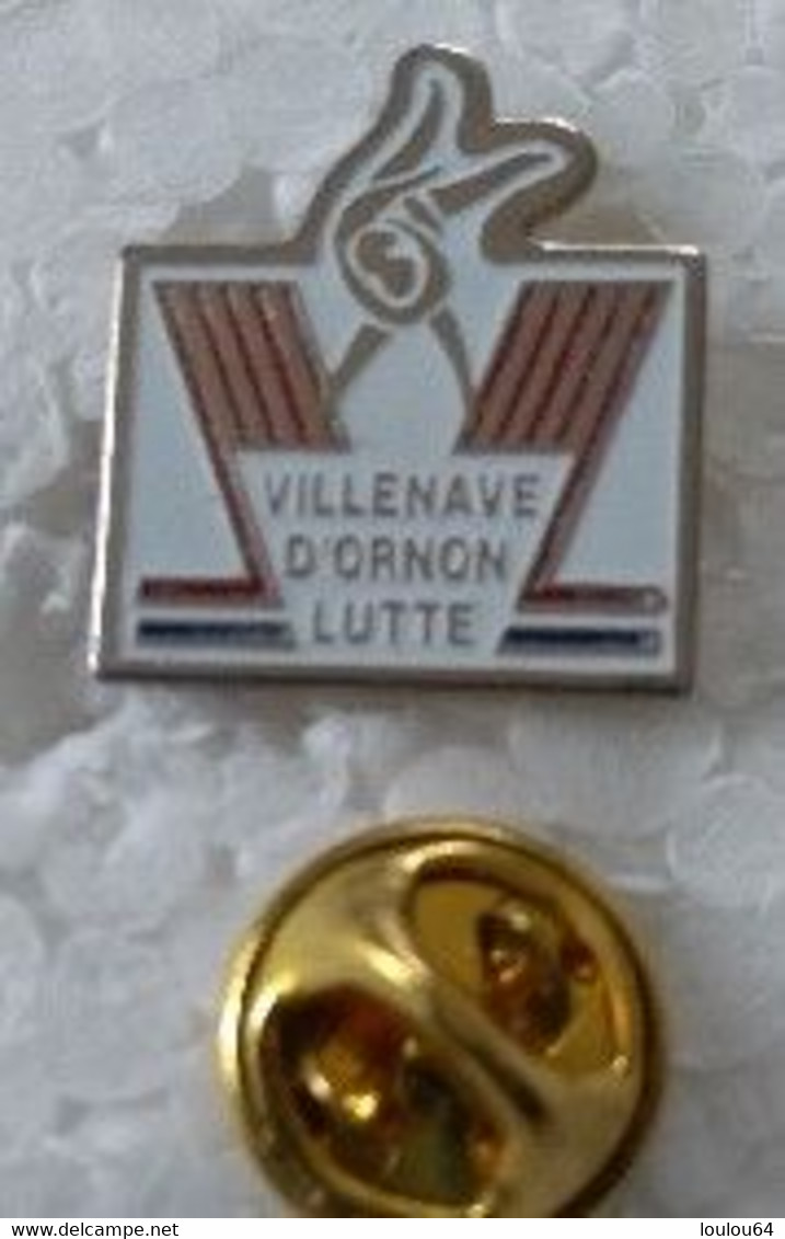 Pin's - Sports - Lutte - VILLENAVE D'ORION - - Lutte