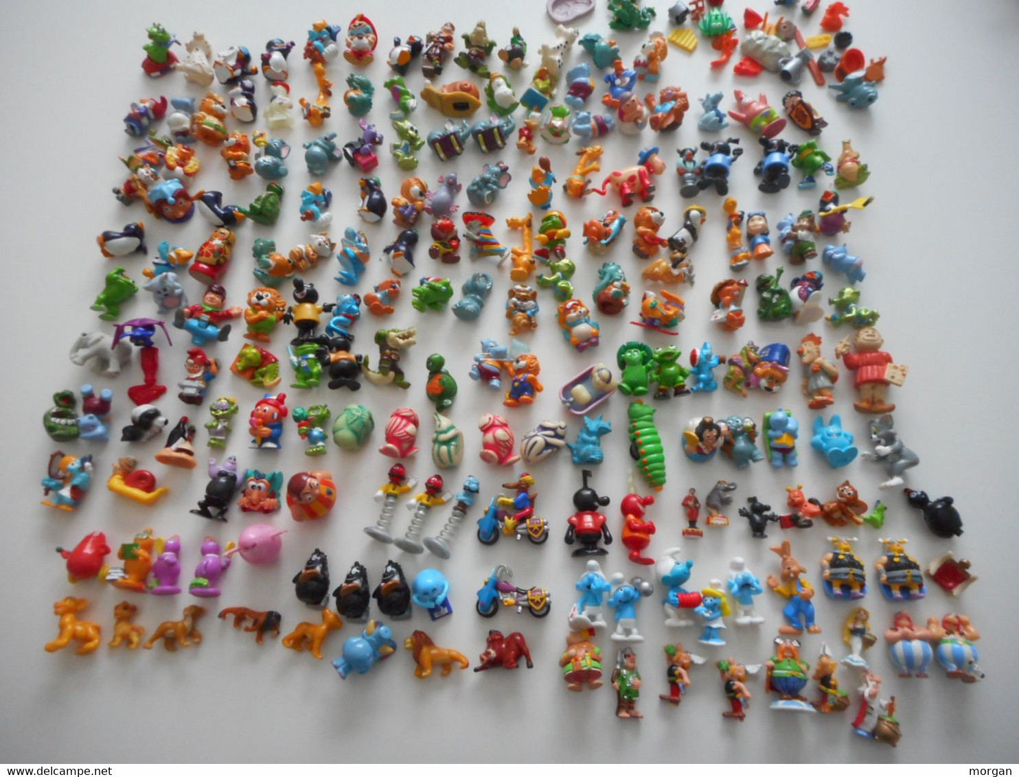 KINDER, GROS LOT FIGURINES ANCIENNES, 1,5 KG, SERIES VINTAGE 8 SCANS - Lotes