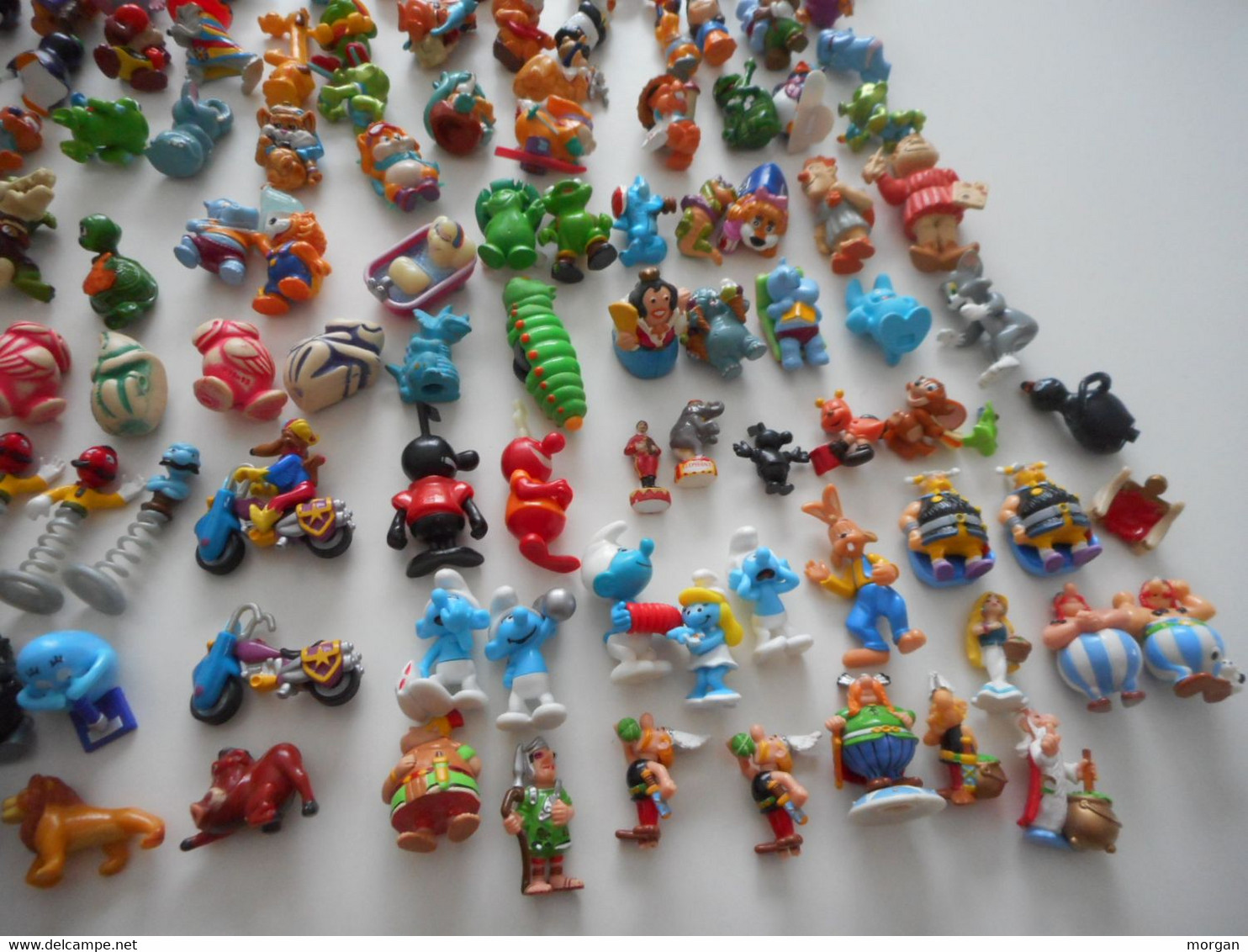 KINDER, GROS LOT FIGURINES ANCIENNES, 1,5 KG, SERIES VINTAGE 8 SCANS - Komplettsets