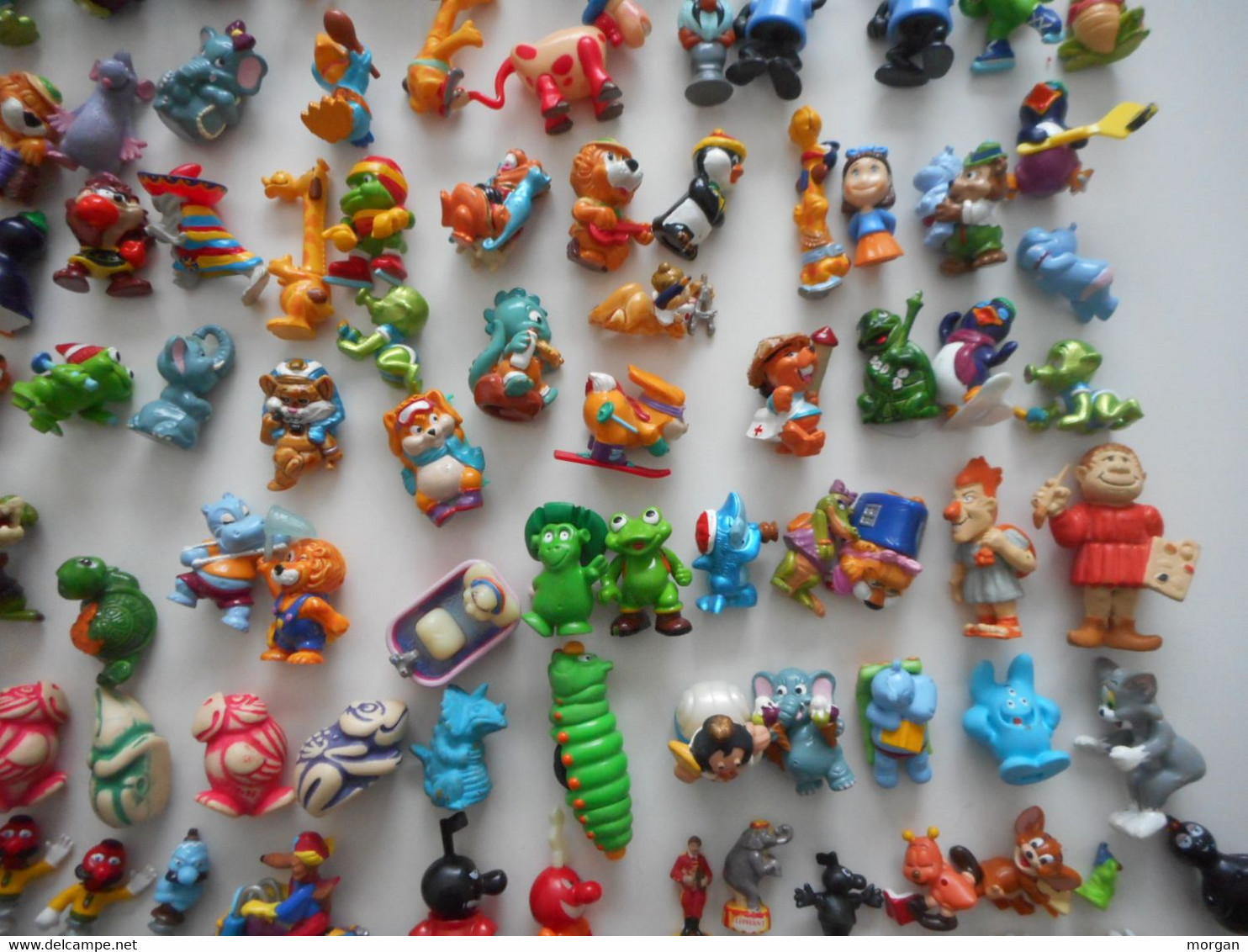 KINDER, GROS LOT FIGURINES ANCIENNES, 1,5 KG, SERIES VINTAGE 8 SCANS - Sets