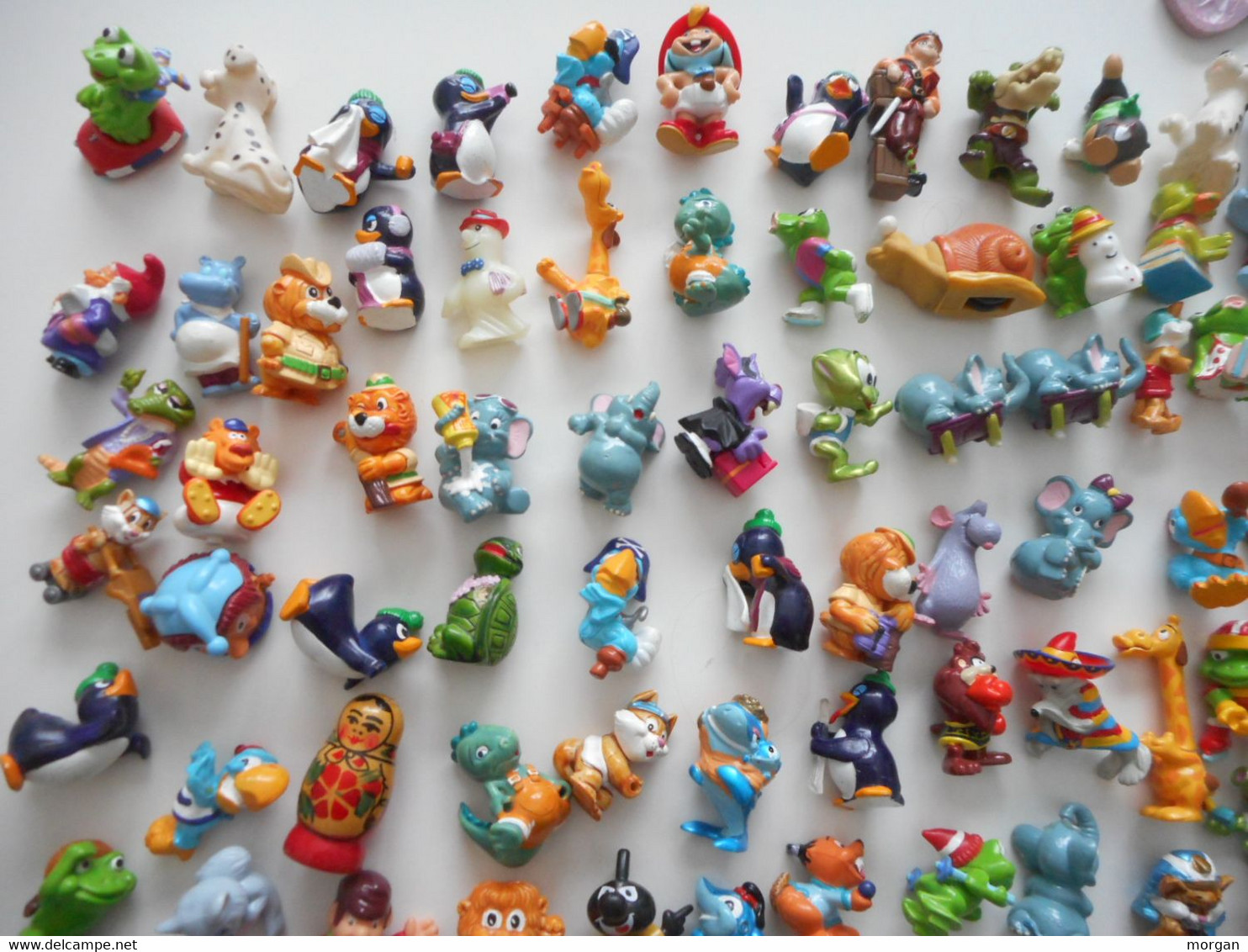 KINDER, GROS LOT FIGURINES ANCIENNES, 1,5 KG, SERIES VINTAGE 8 SCANS