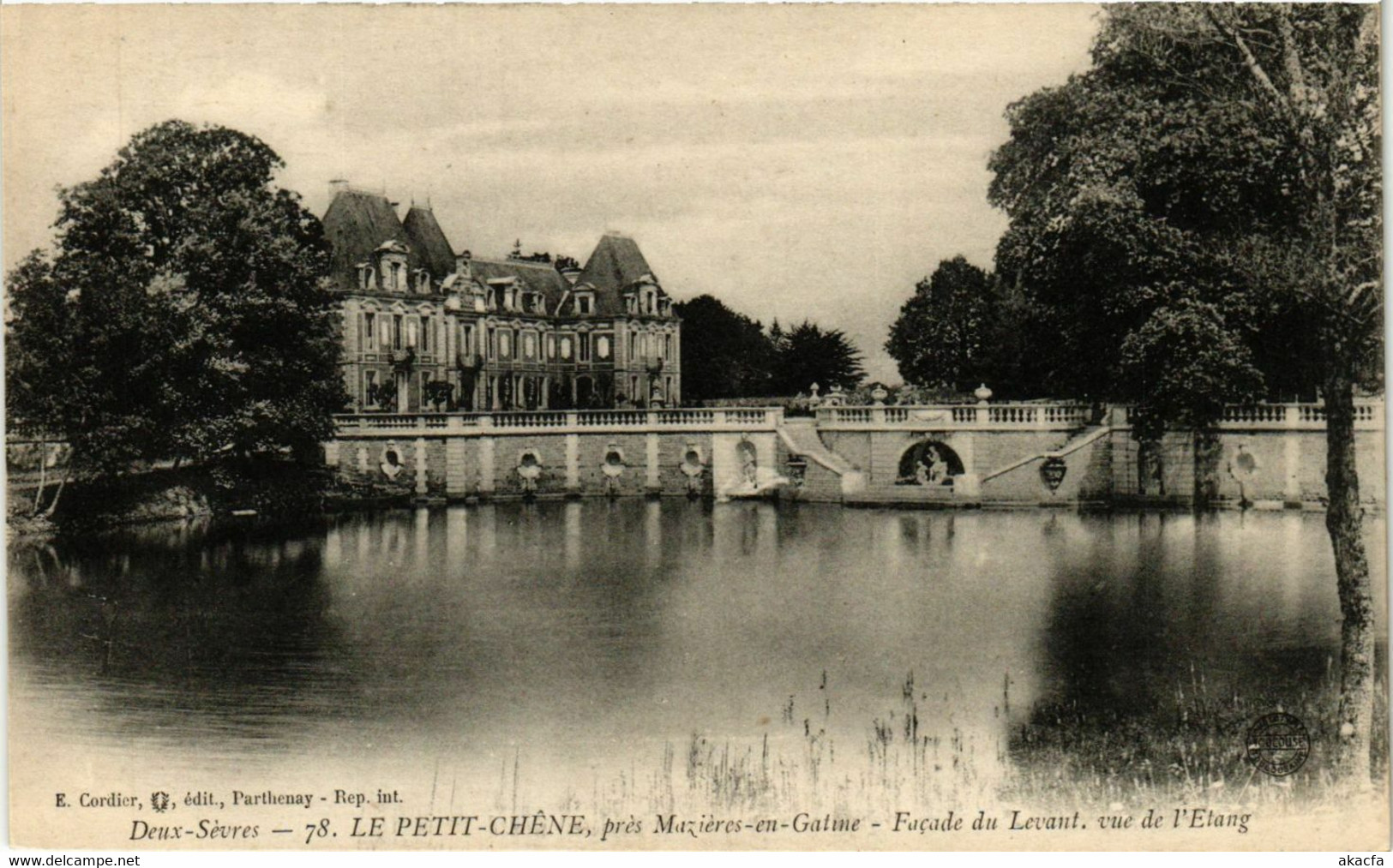 CPA Deux Chevres - Le Petit Chene Pres MAZIERES En Gatine - Facade Du (472476) - Mazieres En Gatine