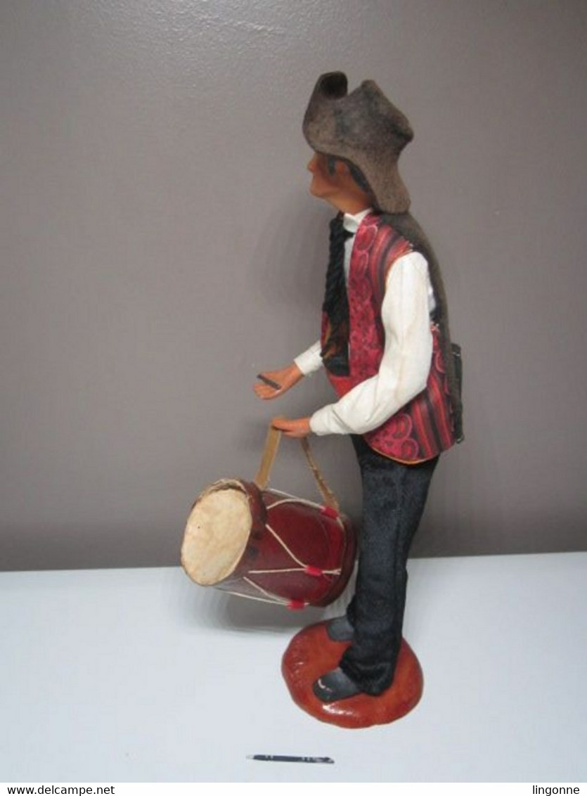 SANTON DE PROVENCE HOMME EN TERRE CUITE MUSICIEN Signé GUICHAS Haut 32 Cm Poids 541 Grammes - Santons